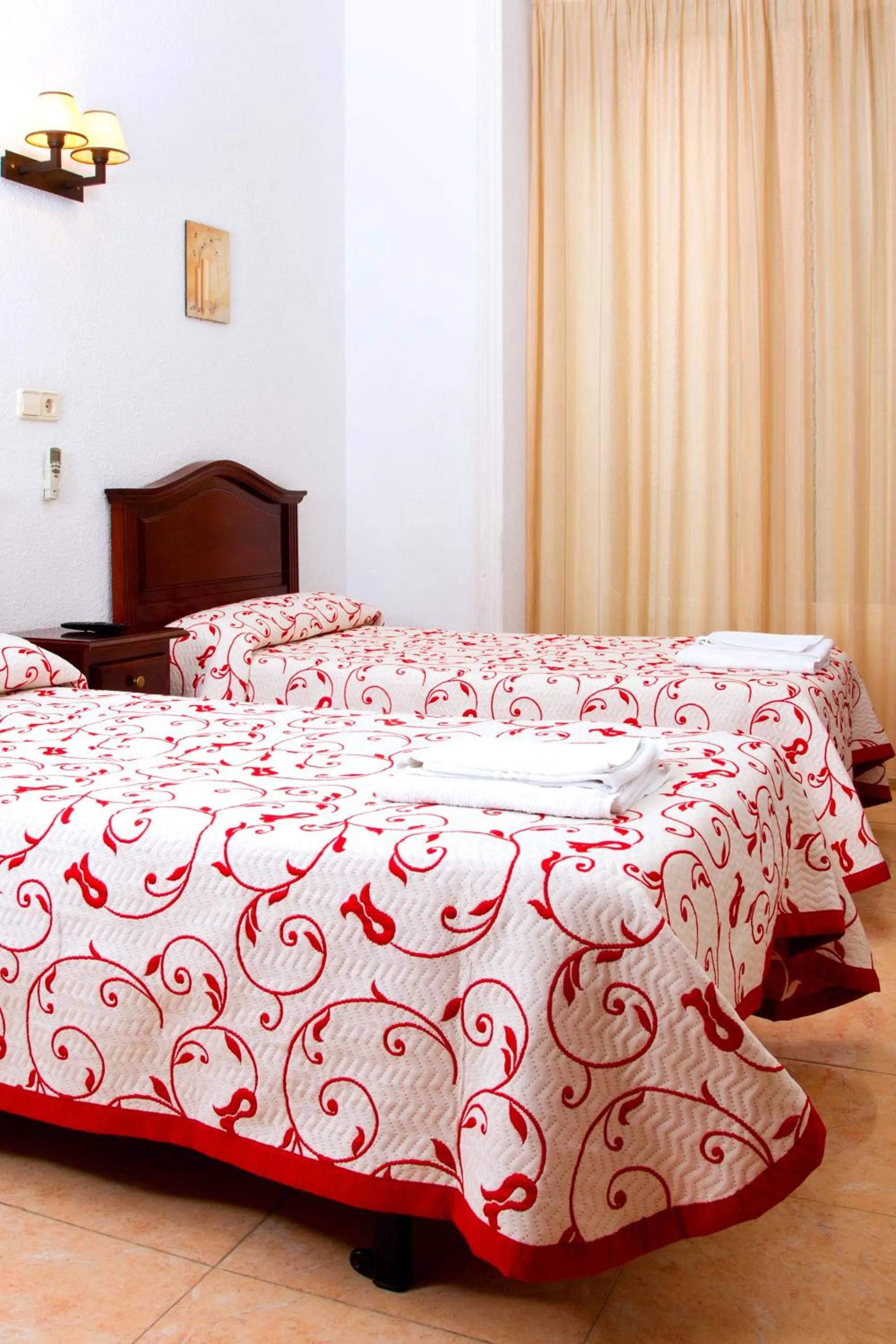 Photo of the whole room, Bed in Hostal Condestable