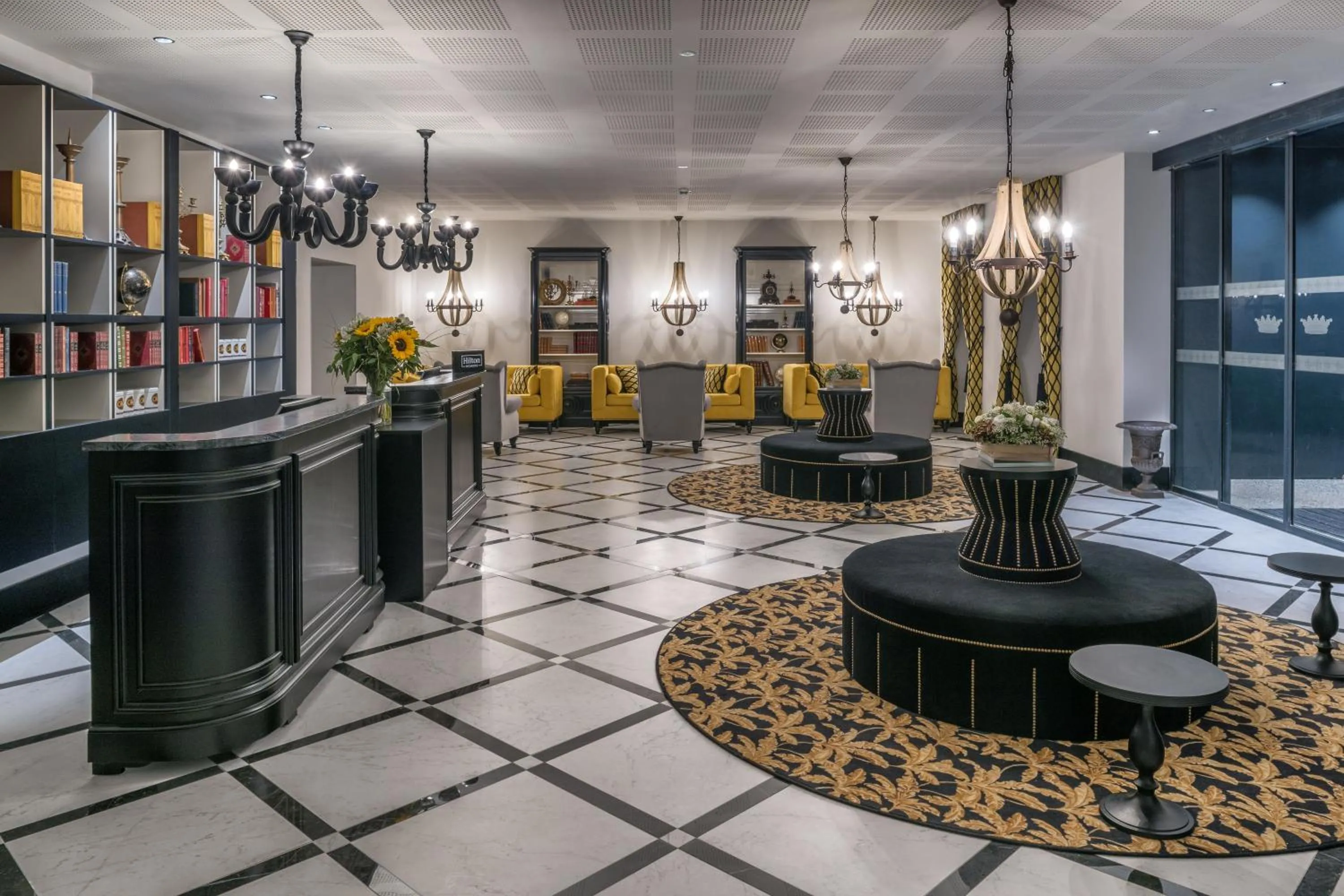 Lobby or reception in Hotel du Roi & Spa by SOWELL COLLECTION