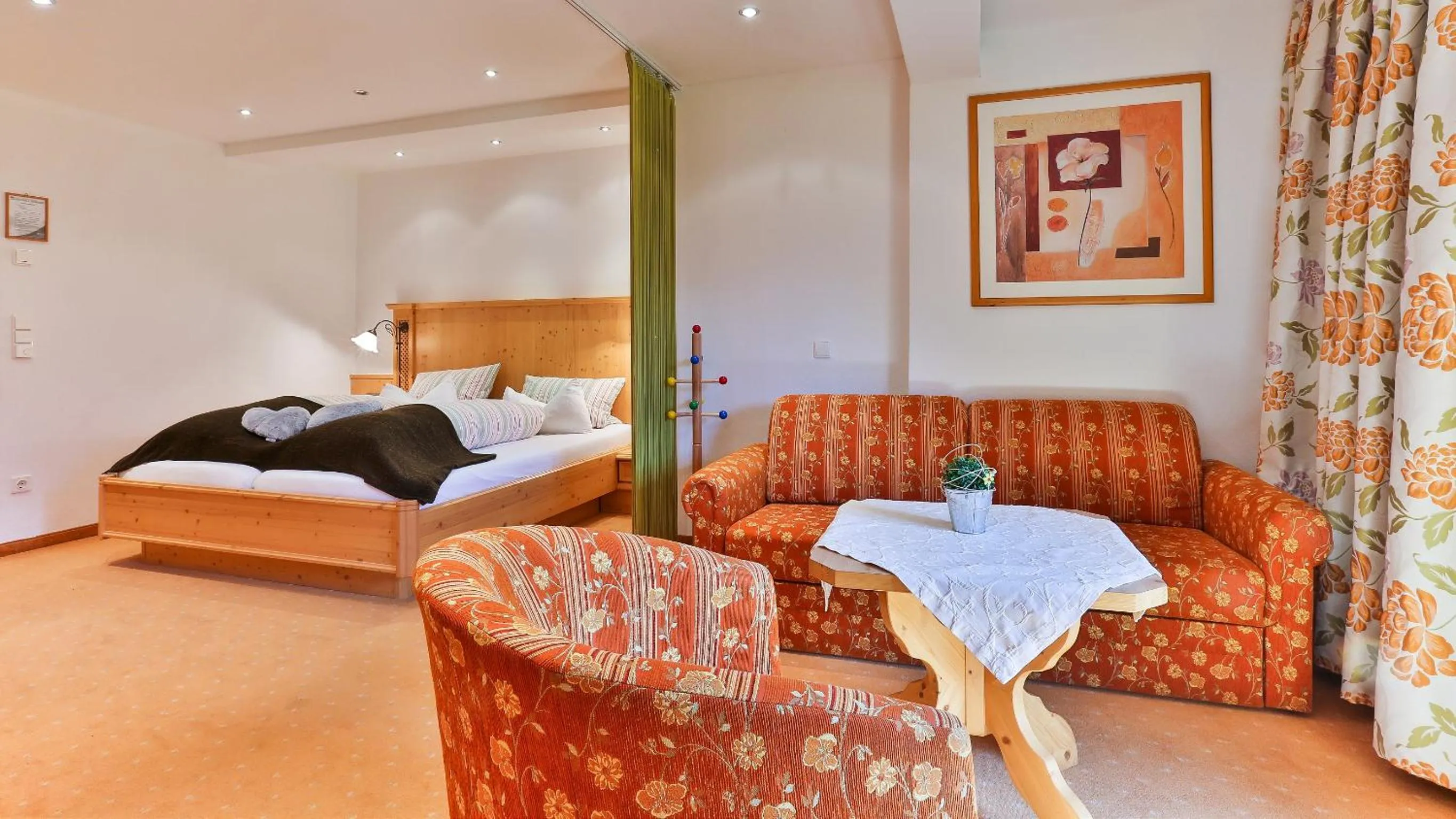 Photo of the whole room, Bed in Tourist Hotel Boehm