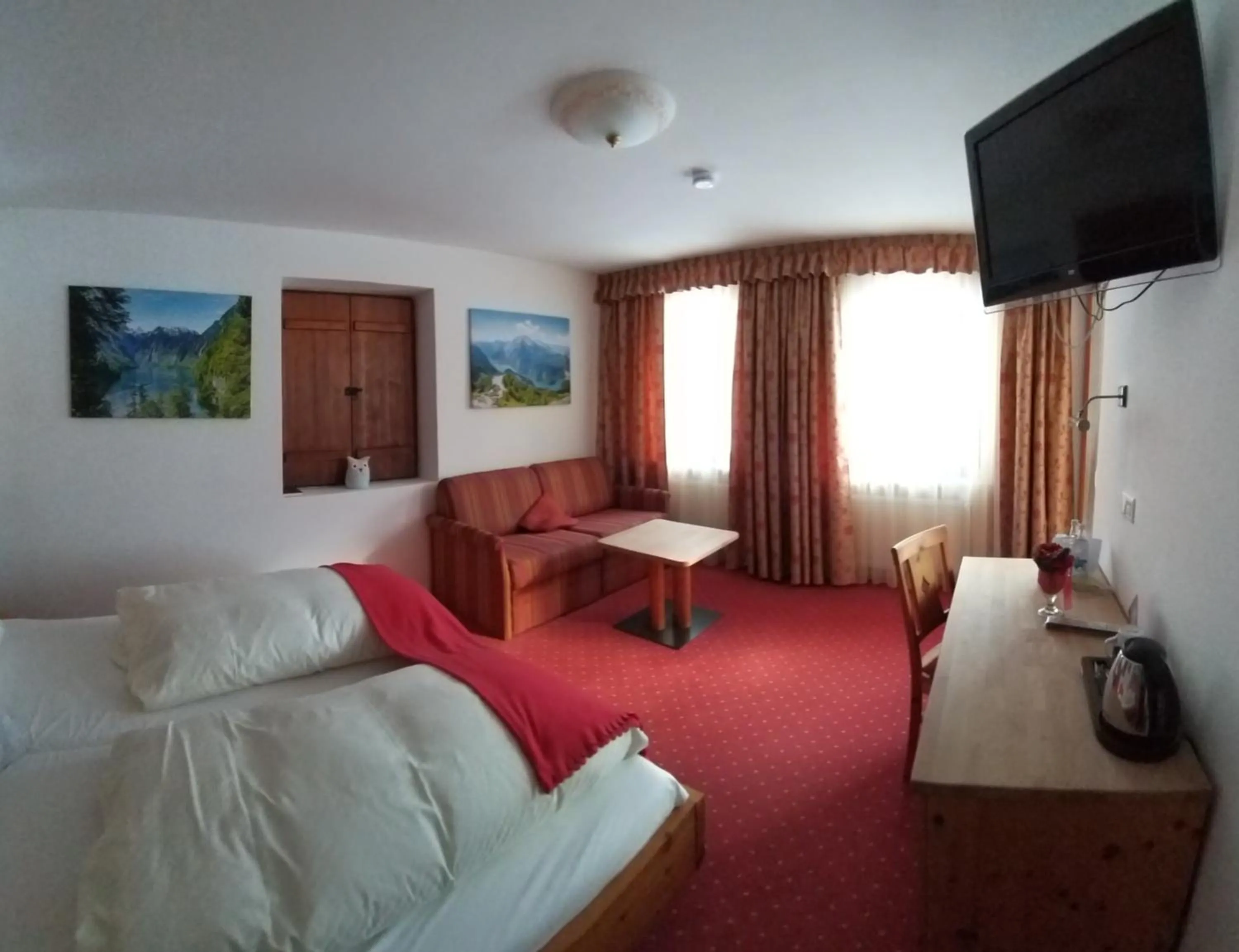 Photo of the whole room, Bed in Tourist Hotel Boehm