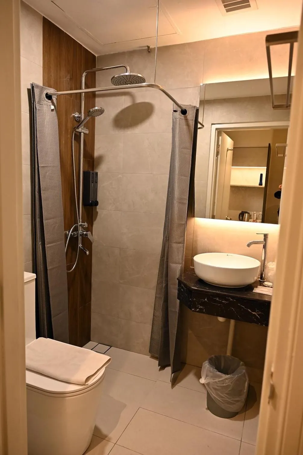 Bathroom in Abell Hotel