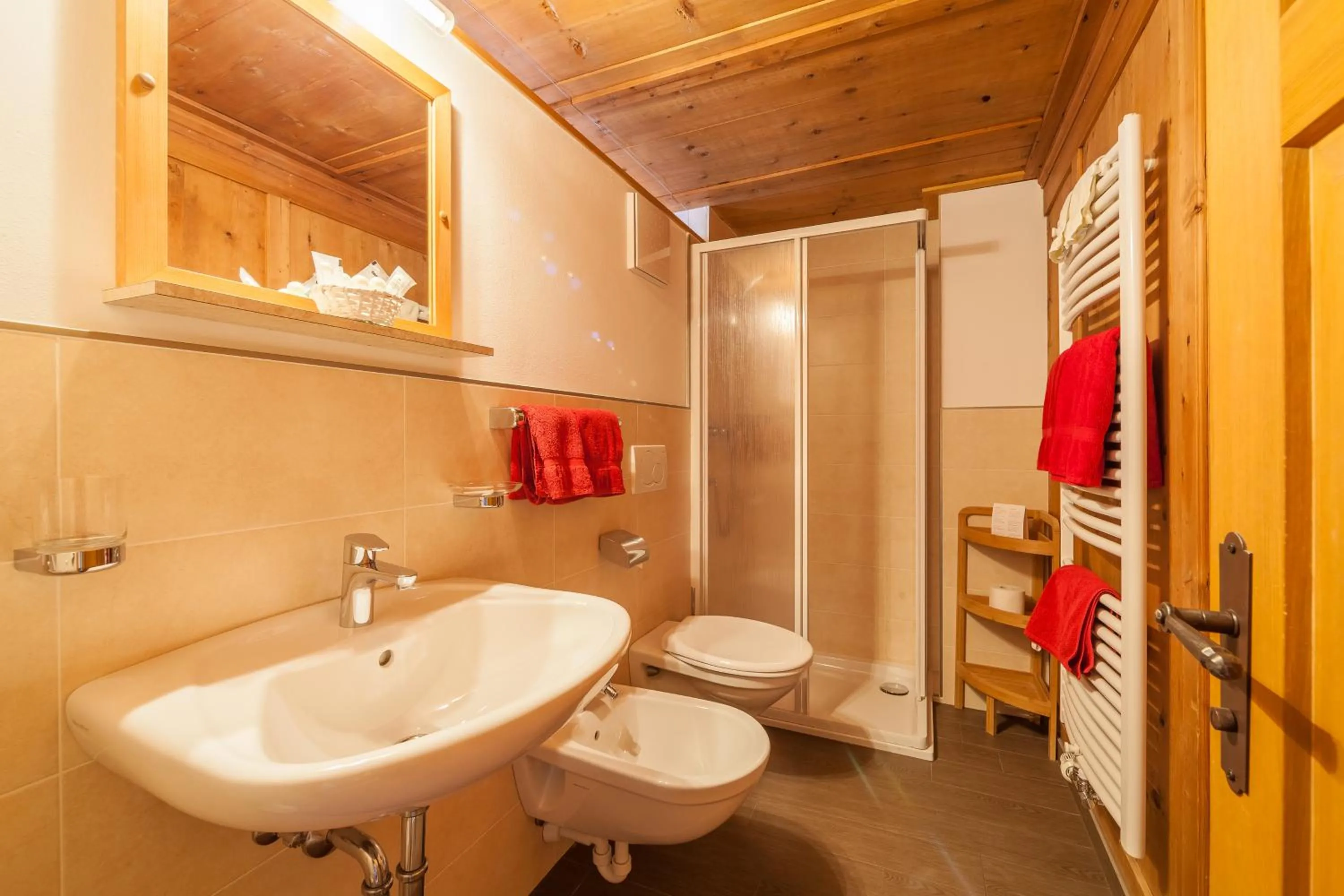 Bathroom in Berggasthaus Agritur Moserhof