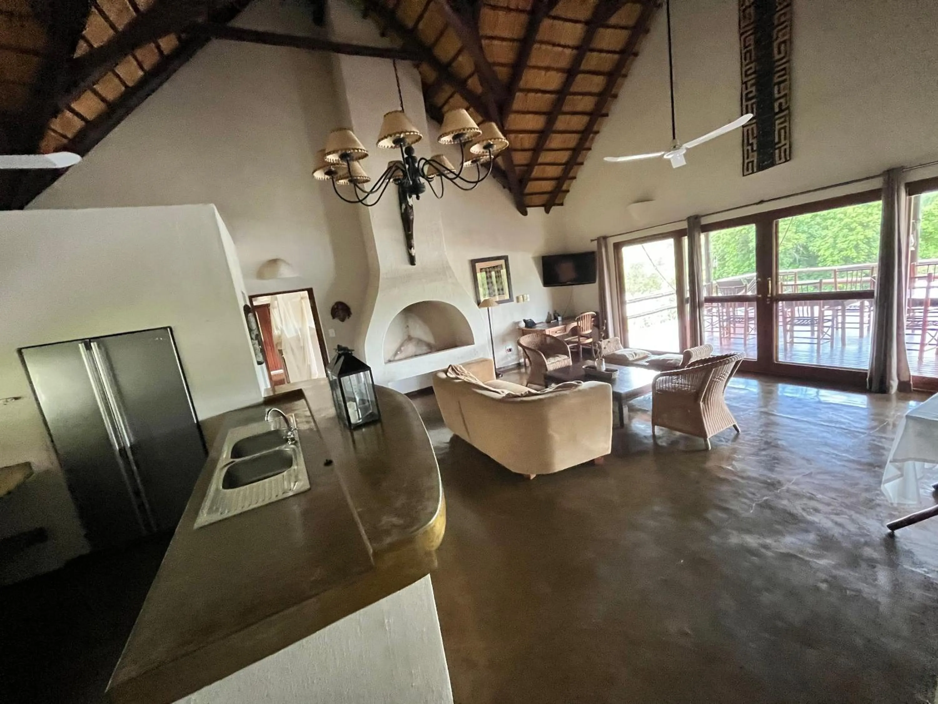 Kitchen or kitchenette in Nyati Safari Lodge