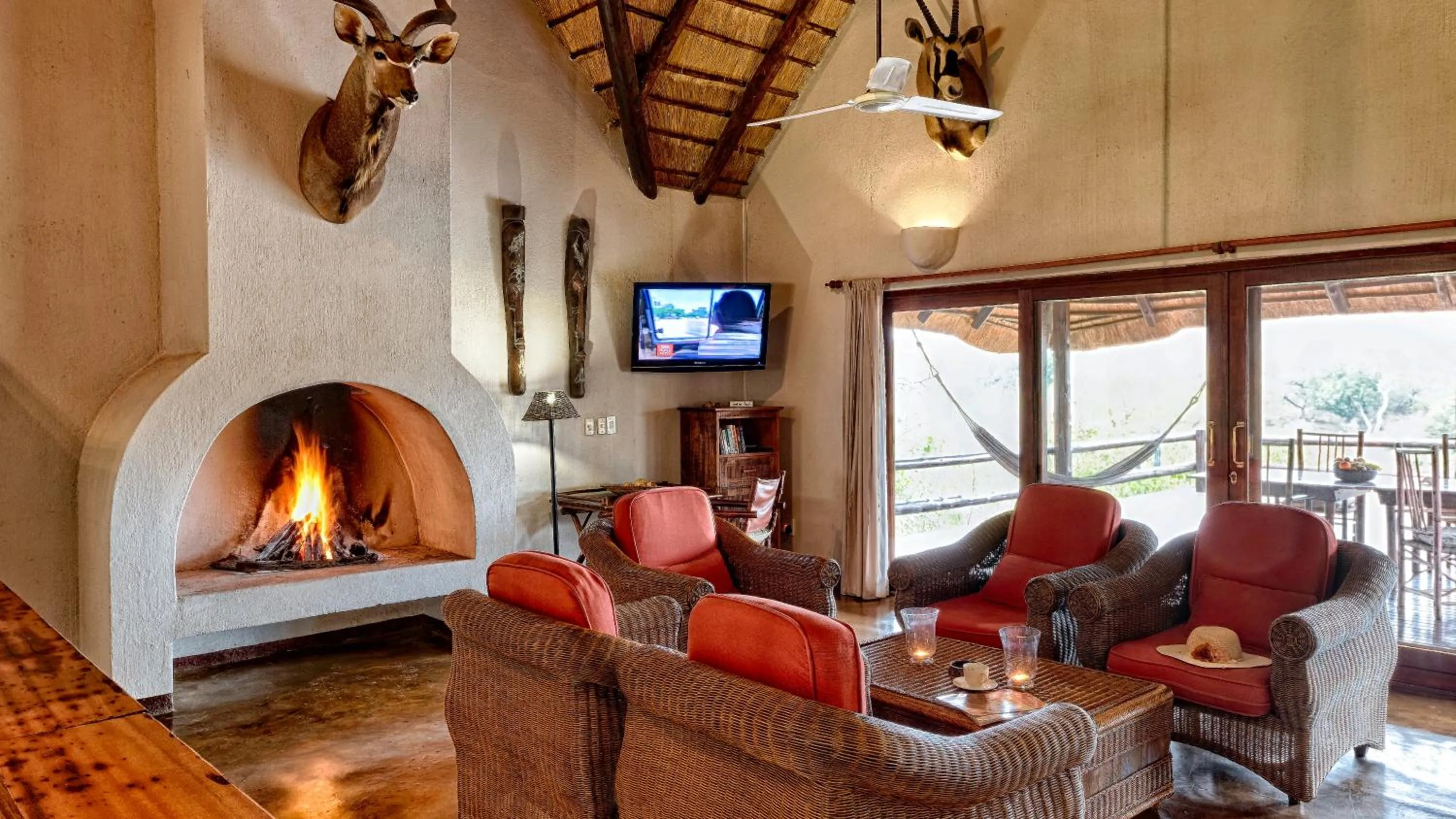 Communal lounge/ TV room in Nyati Safari Lodge