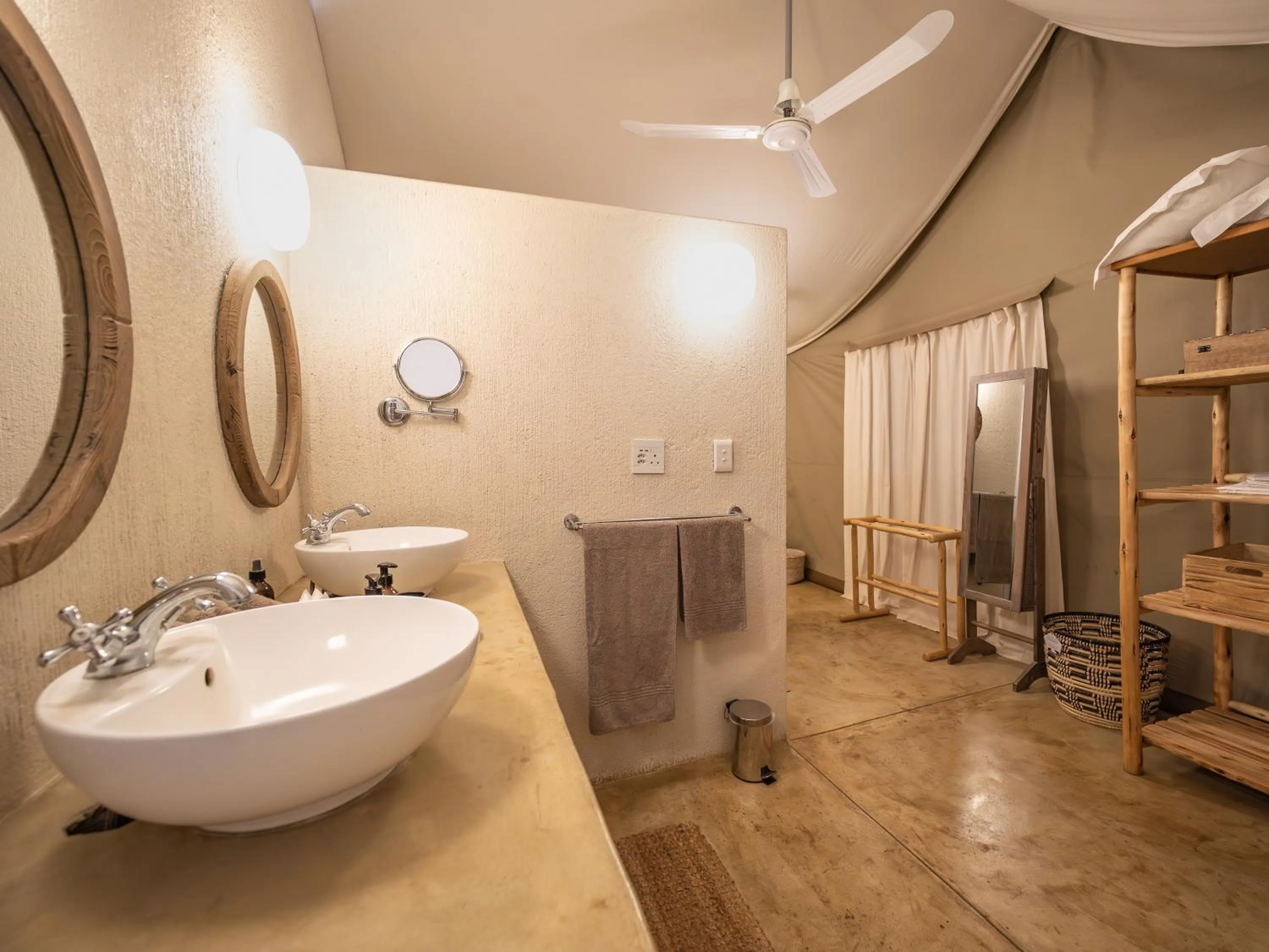 Shower in Nyati Safari Lodge