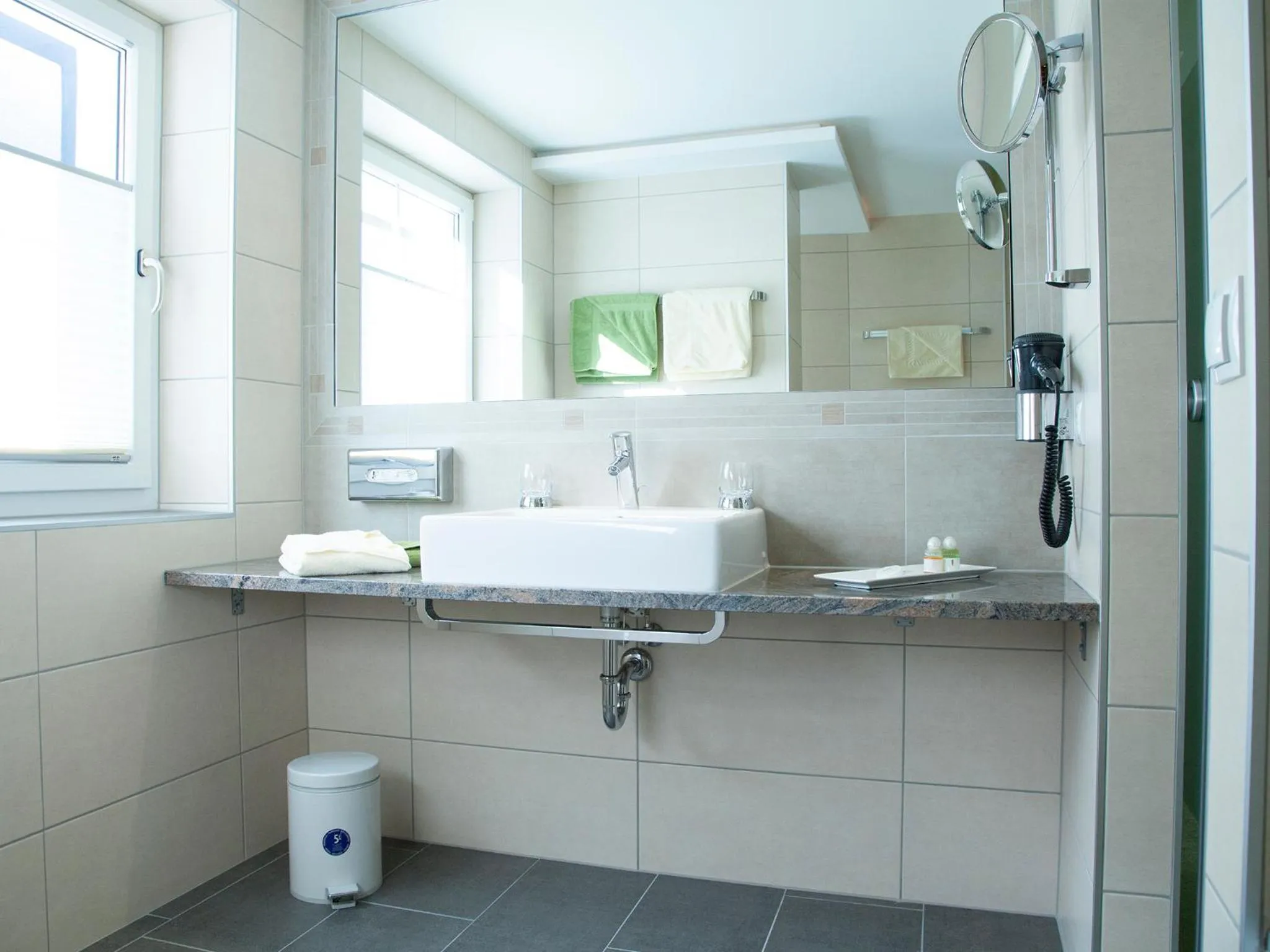 Bathroom in Hotel Neder