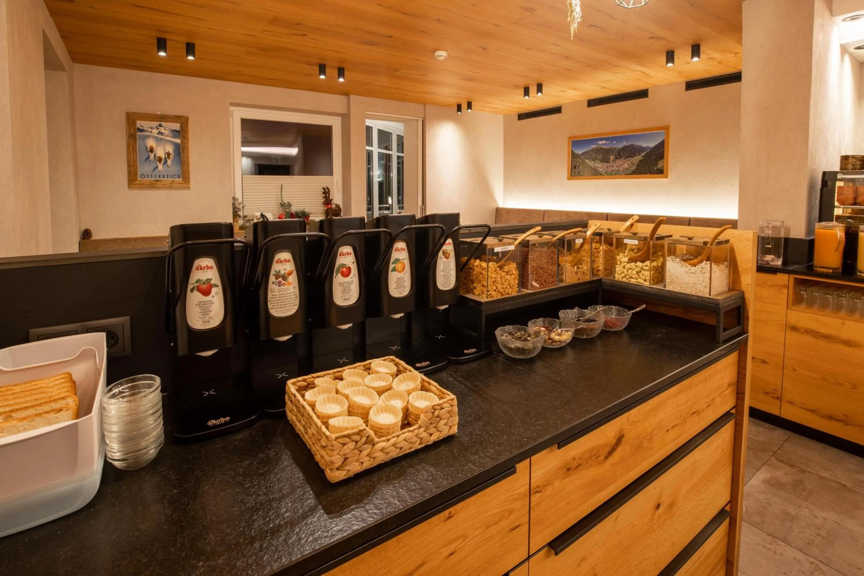 Breakfast in Hotel Neder