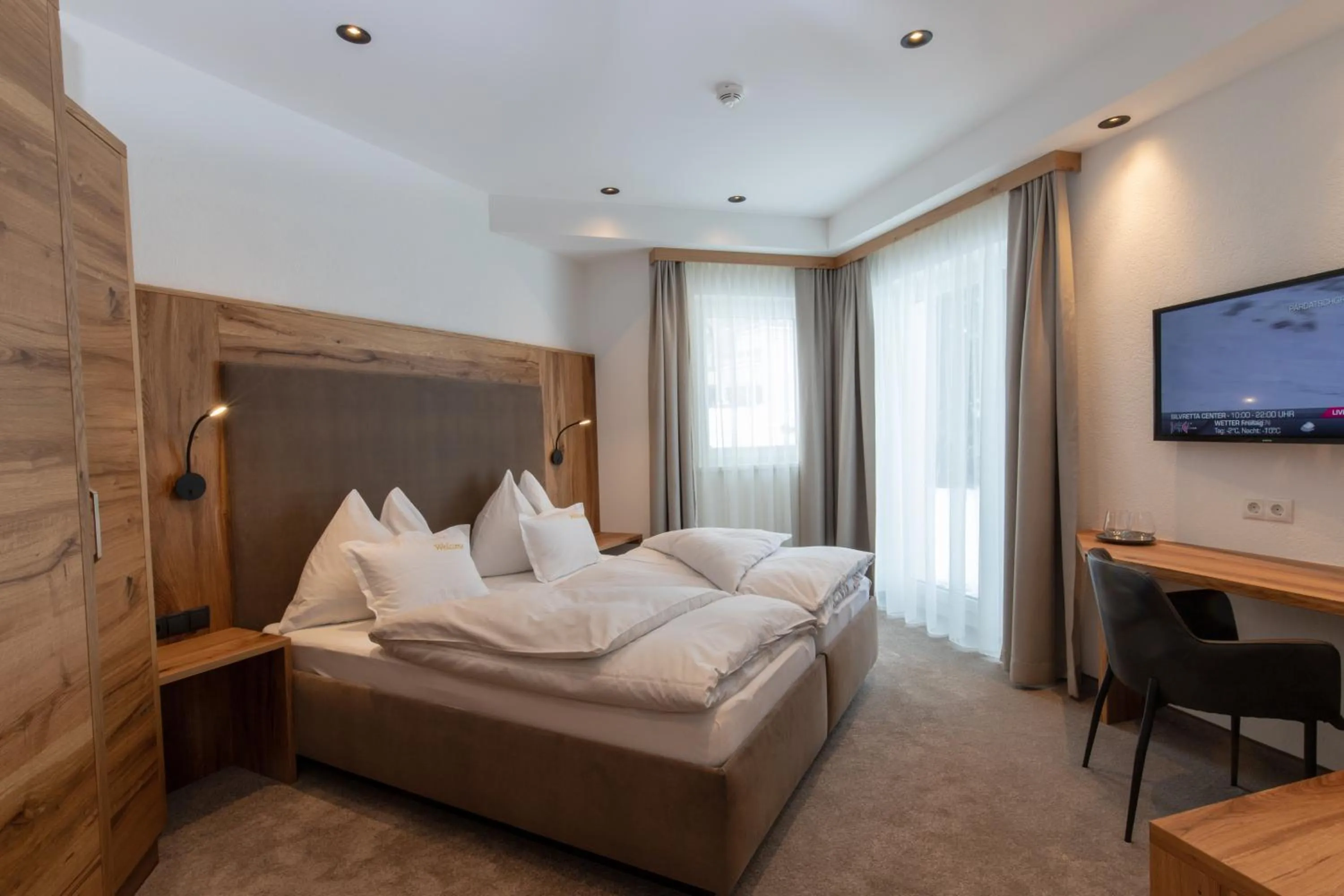 Photo of the whole room, Bed in Hotel Neder