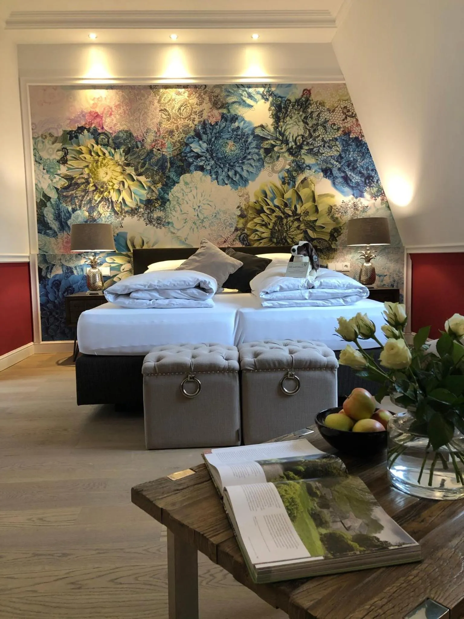 Photo of the whole room, Bed in The Starnbergsee Hideaway