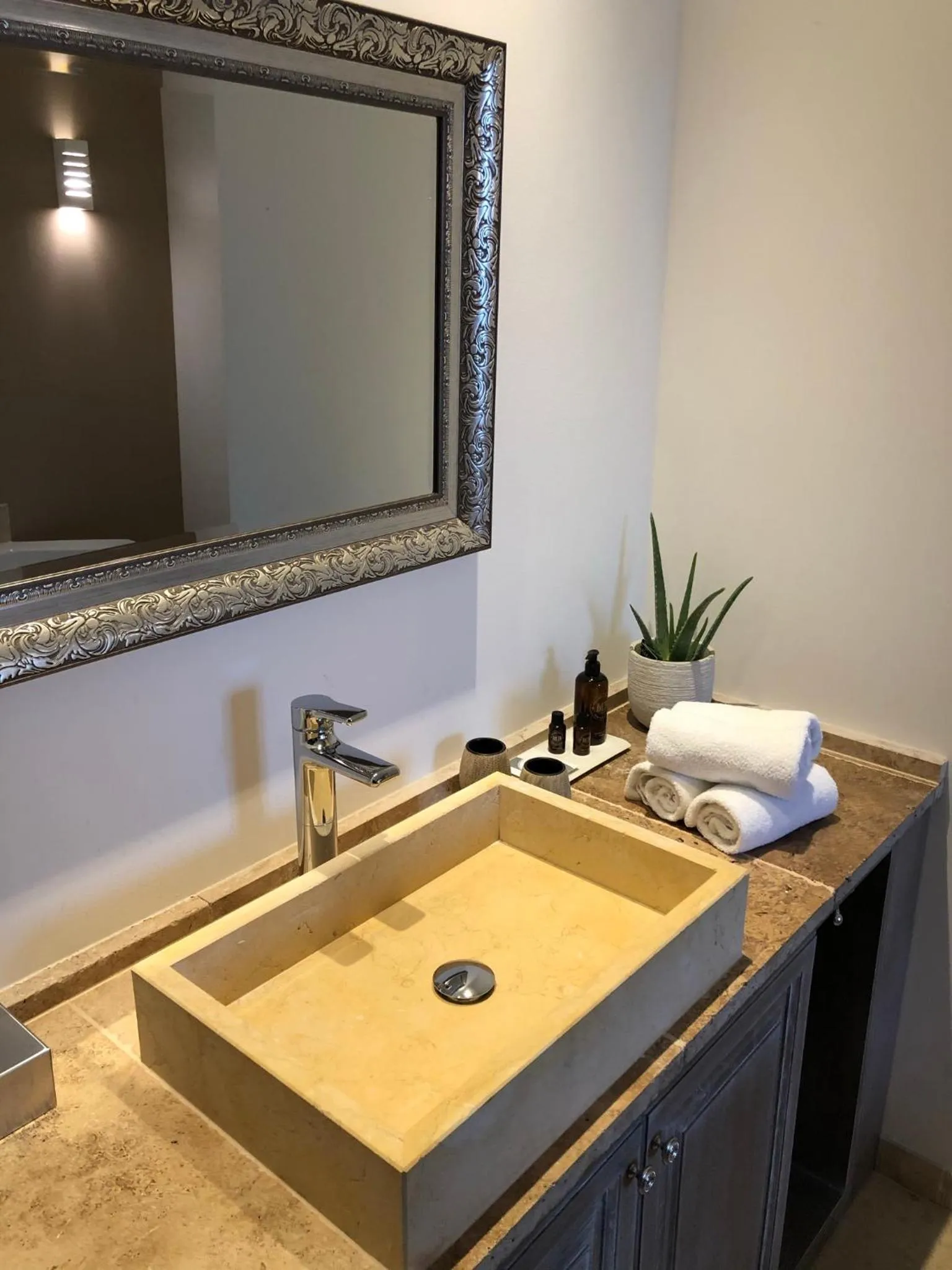 Bathroom in The Starnbergsee Hideaway