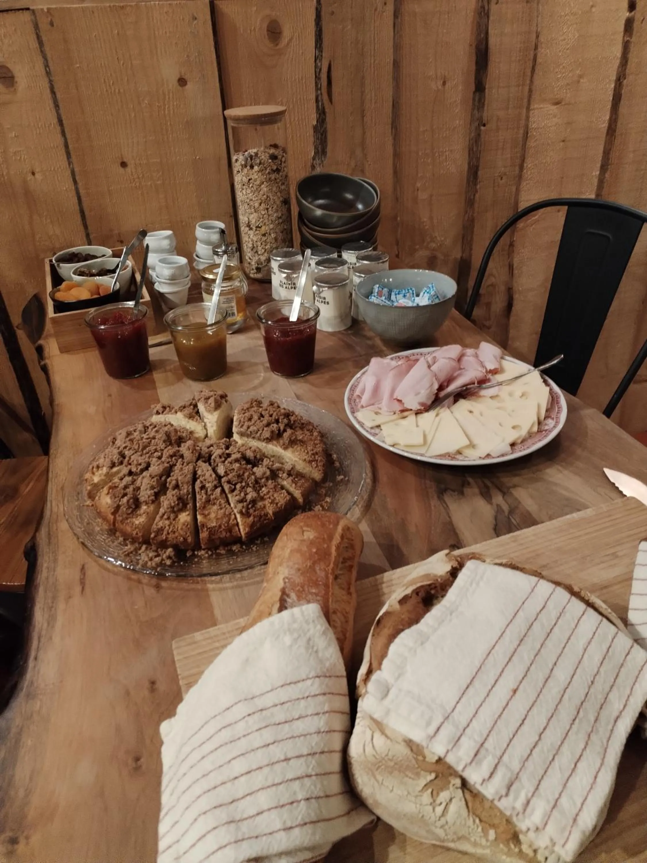 Breakfast in Auberge Buissonniere