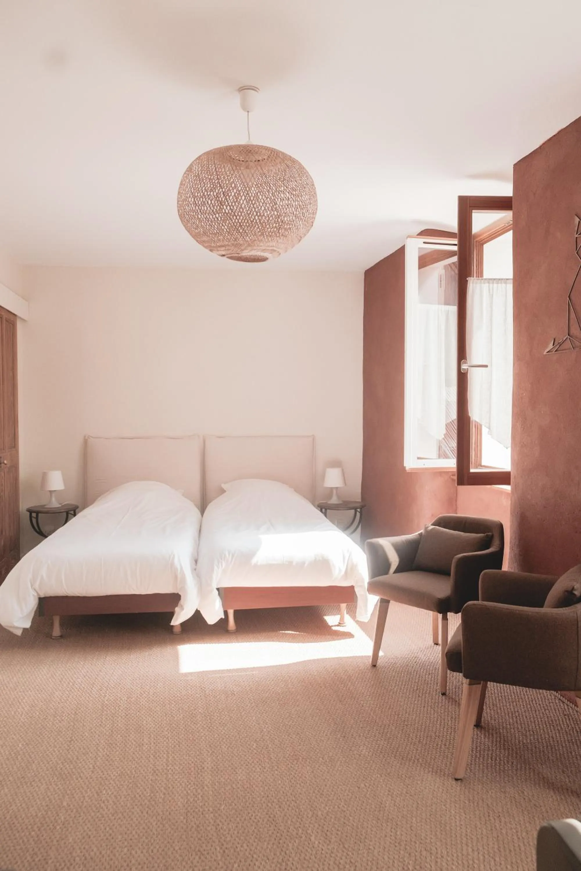 children, Bed in Auberge Buissonniere