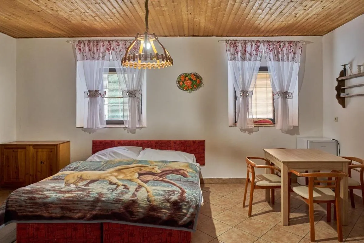 Bed in Penzion Pegas Depoltovice