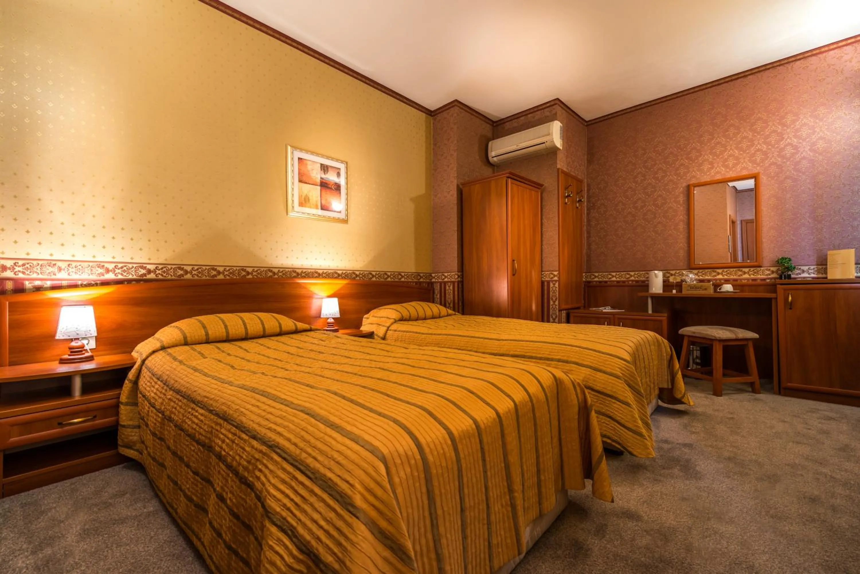 Bed in Family Hotel Chiplakoff