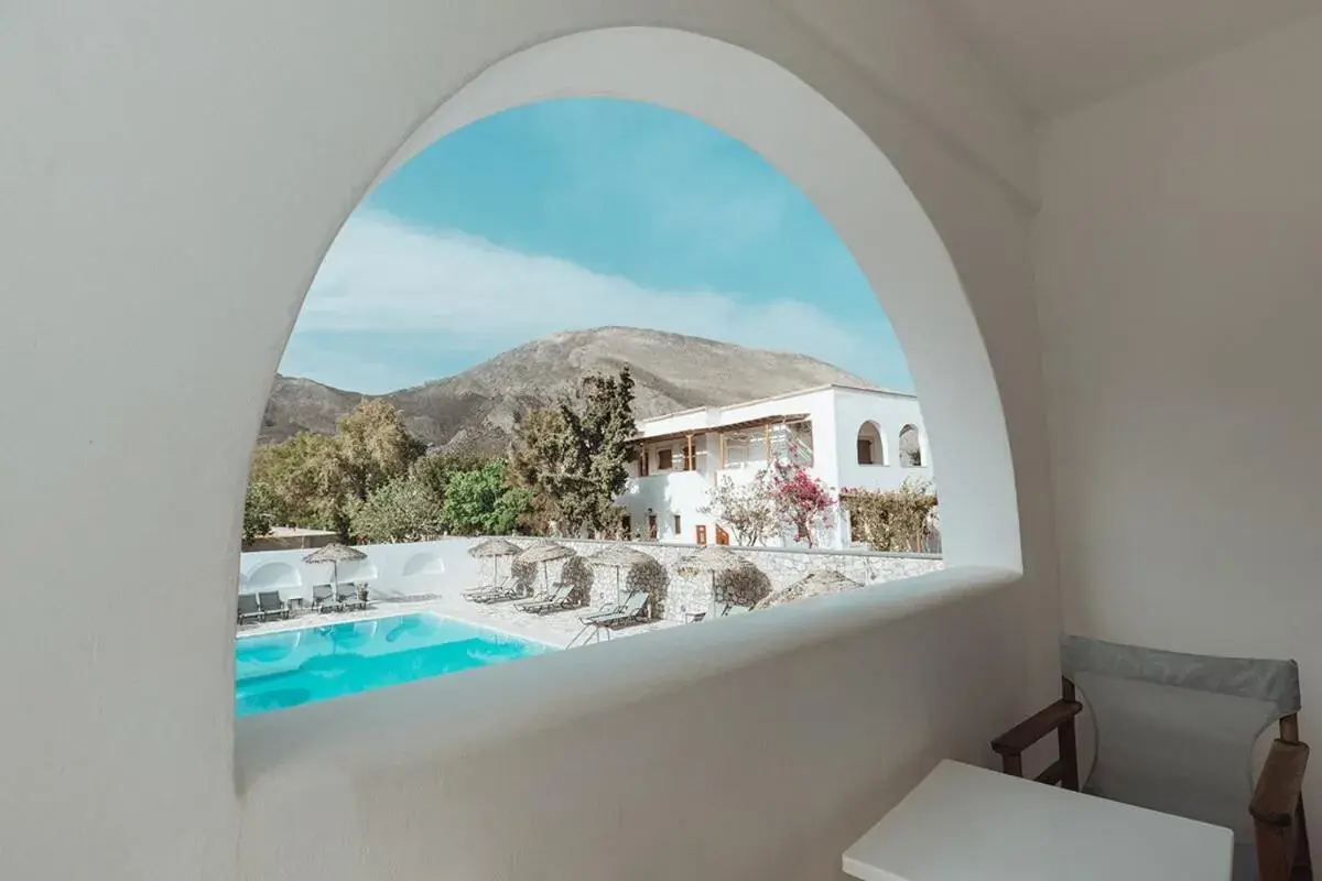 Double Room with Pool View in Hotel Marybill Double Room with Pool View in Hotel Marybill