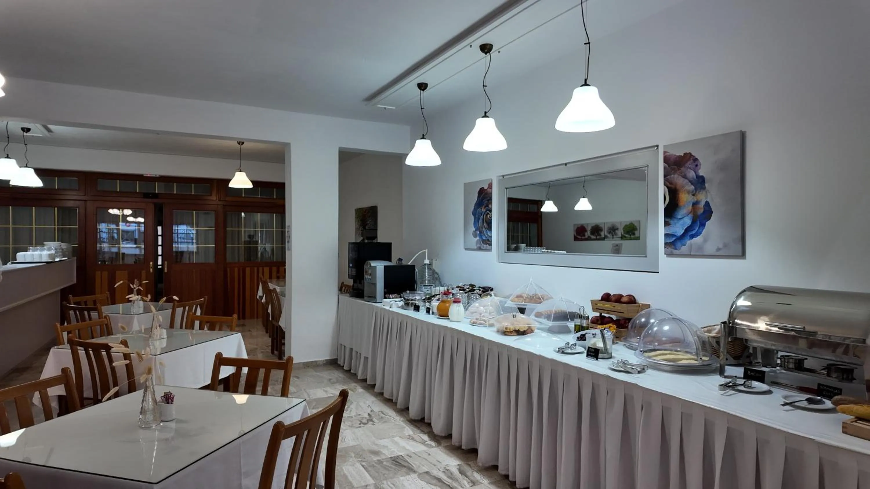 Breakfast in Hotel Marybill