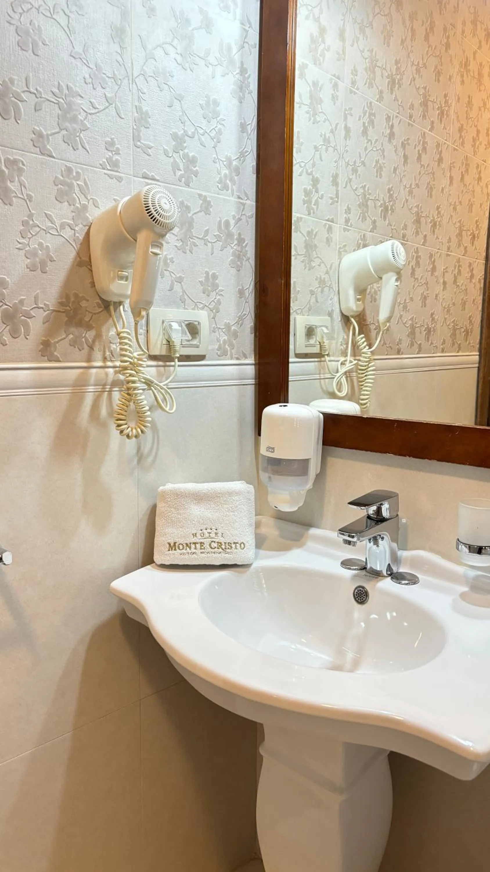 Bathroom in Hotel Monte Cristo