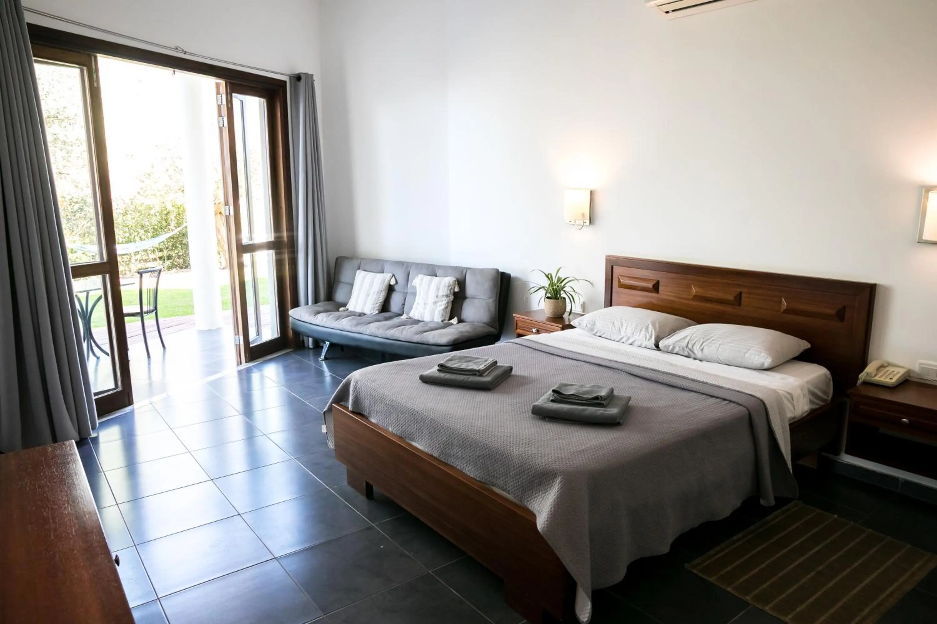 Bed in Demetriou Paradisos Hills Hotel