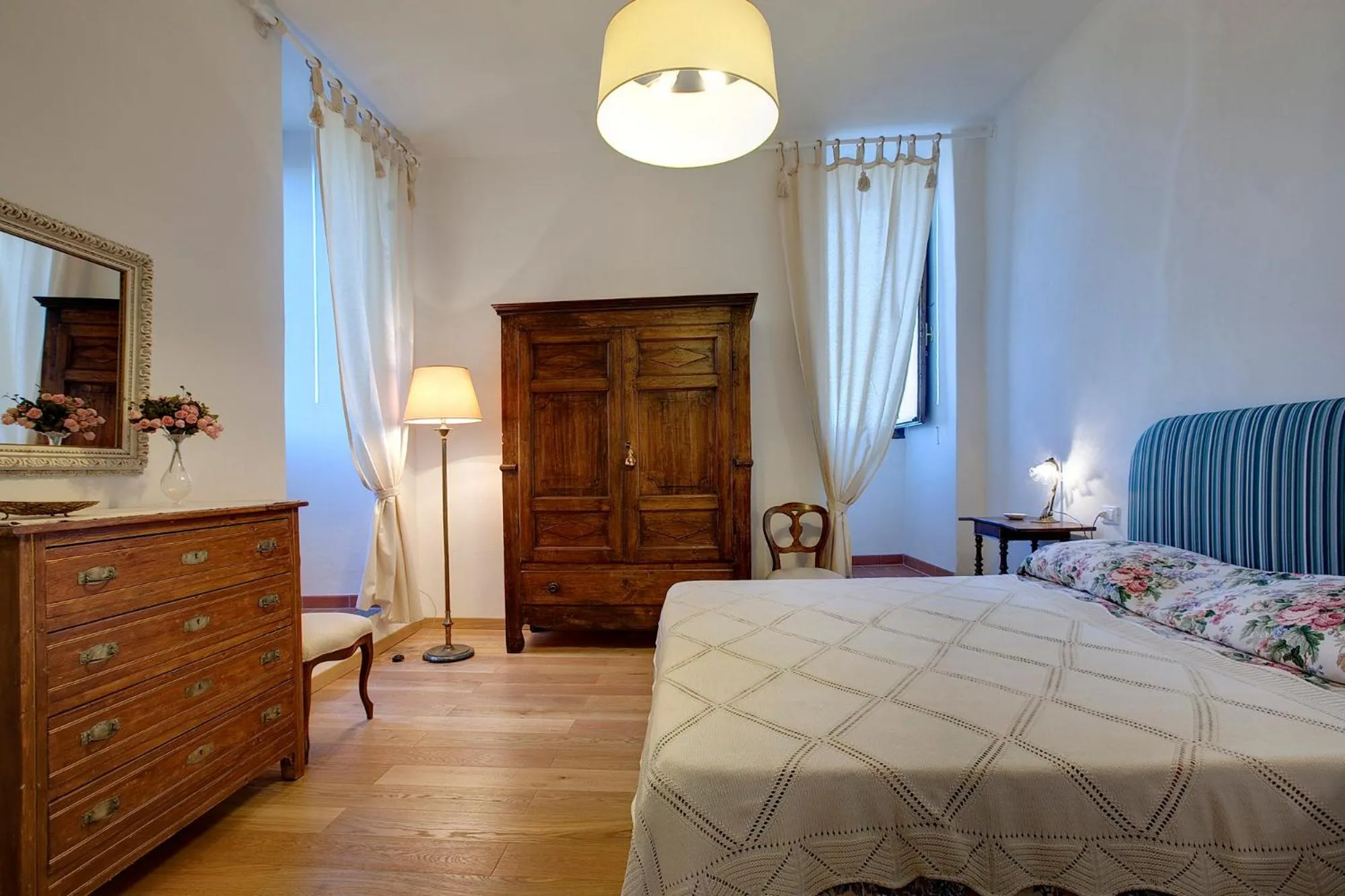 Bedroom, Bed in Torre Donati by Mmega