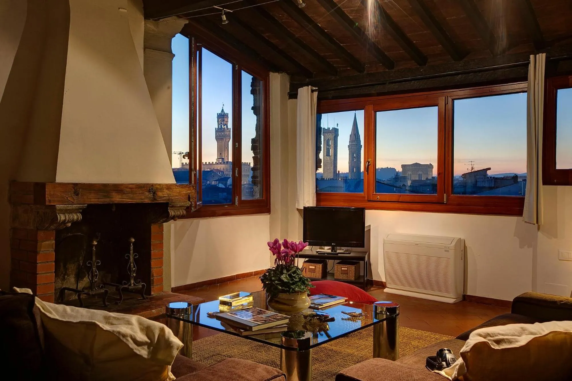 Living room in Torre Donati by Mmega