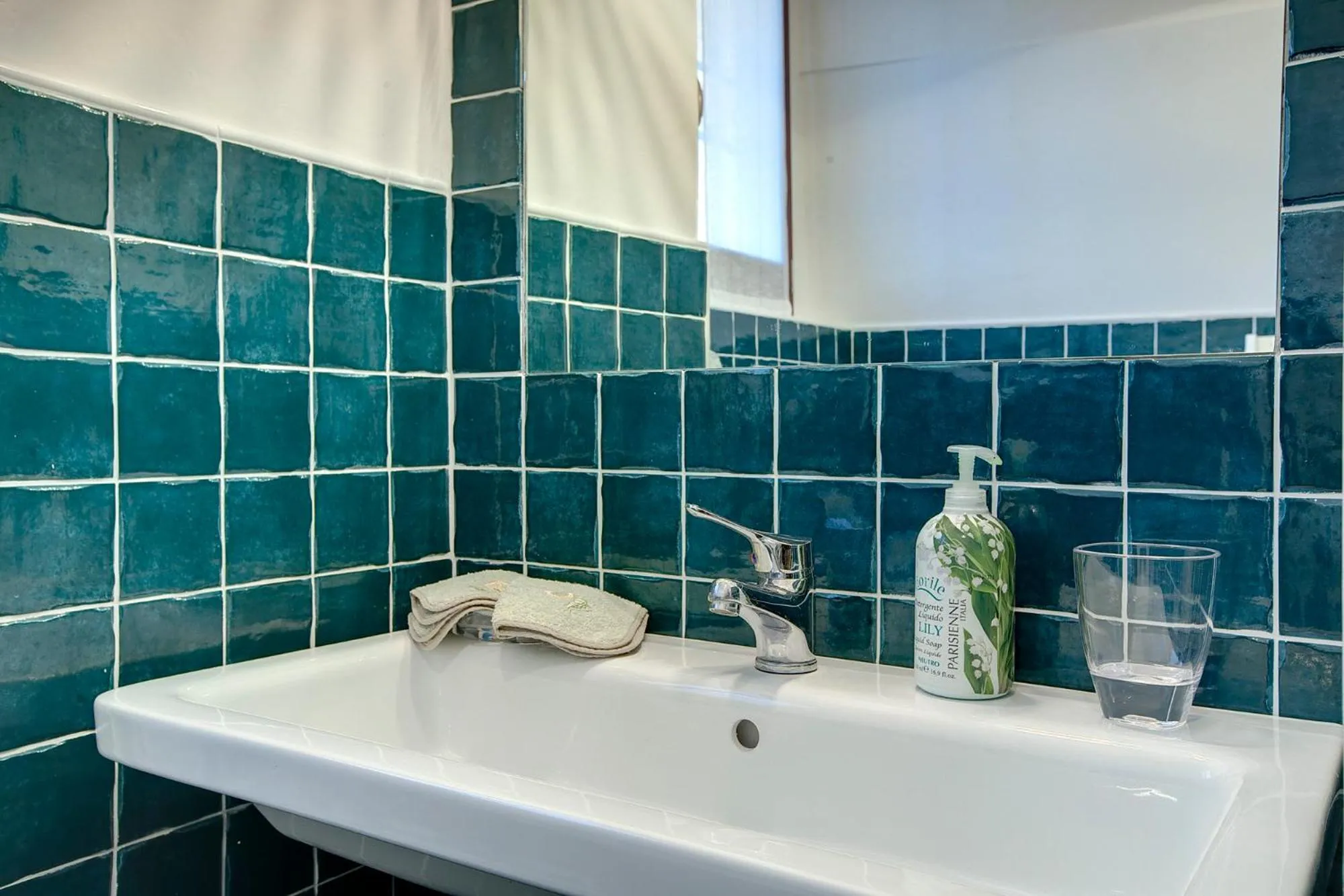 Bathroom in Torre Donati by Mmega