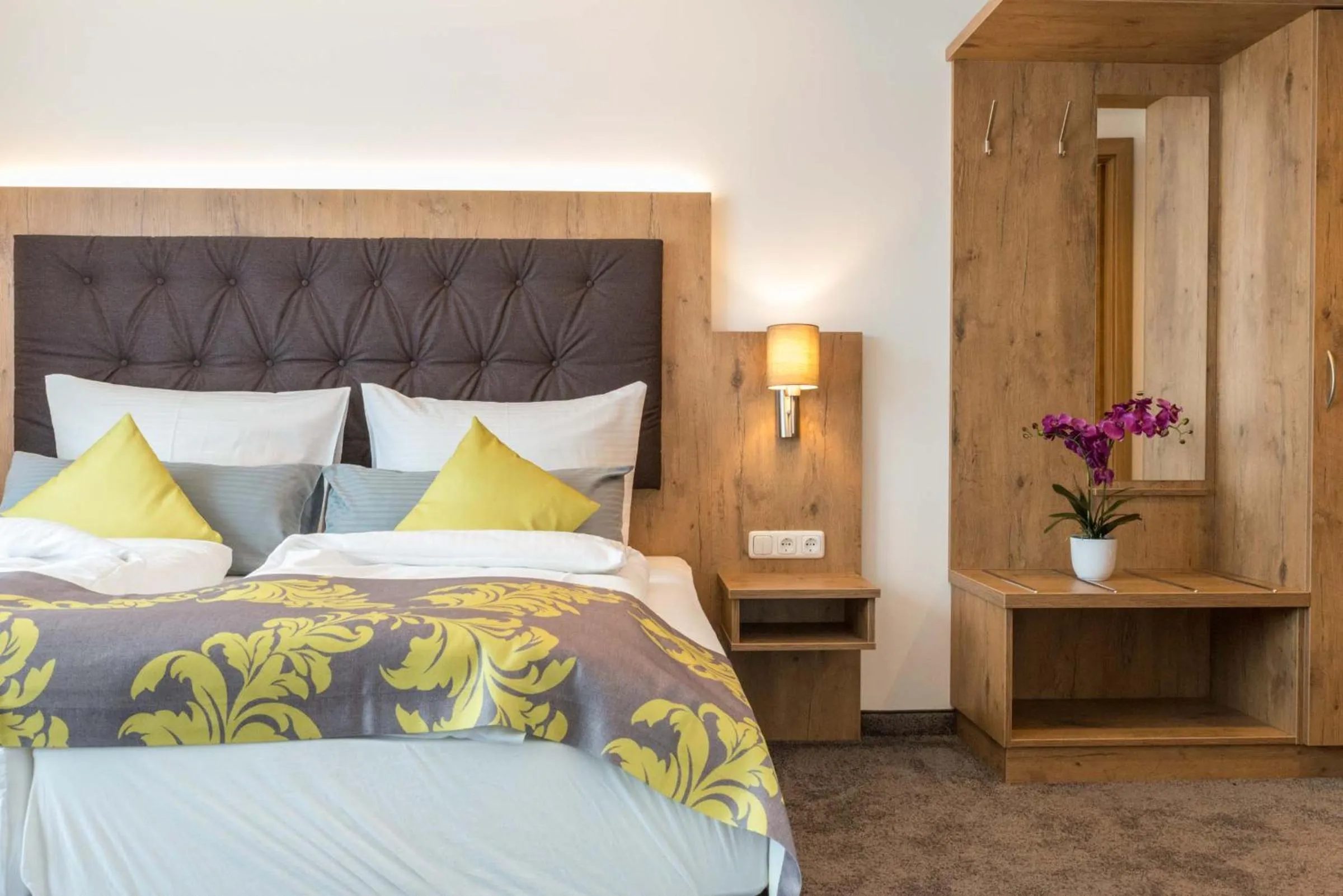 Bed in Hotel Haunstetter Hof Augsburg