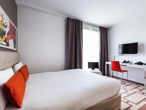 Bedroom, Bed in Aparthotel Adagio Marseille Timone