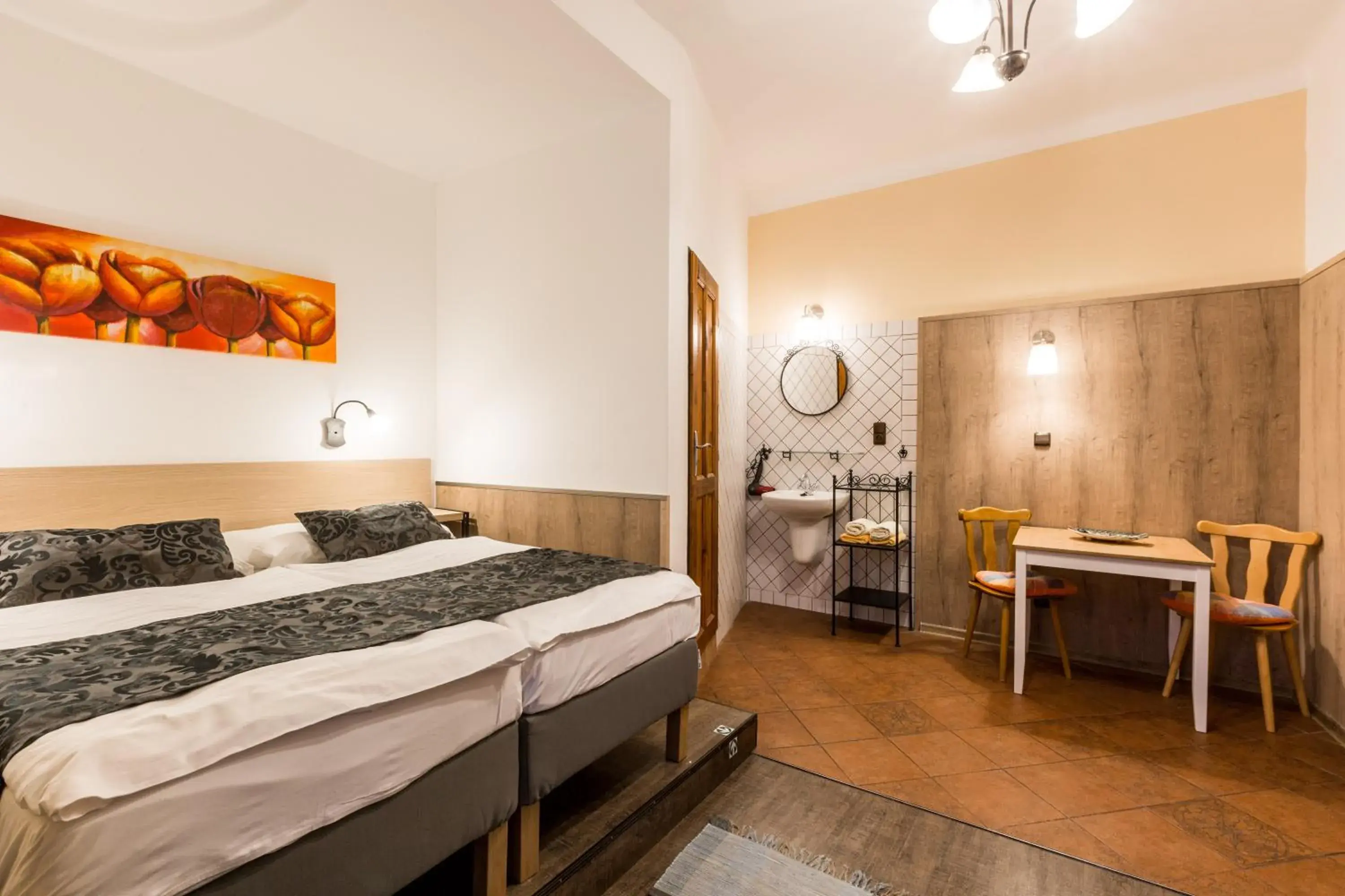 Double or Twin Room with Private Bathroom and Shared Kitchenette in Mila Apartments Double or Twin Room with Private Bathroom and Shared Kitchenette in Mila Apartments