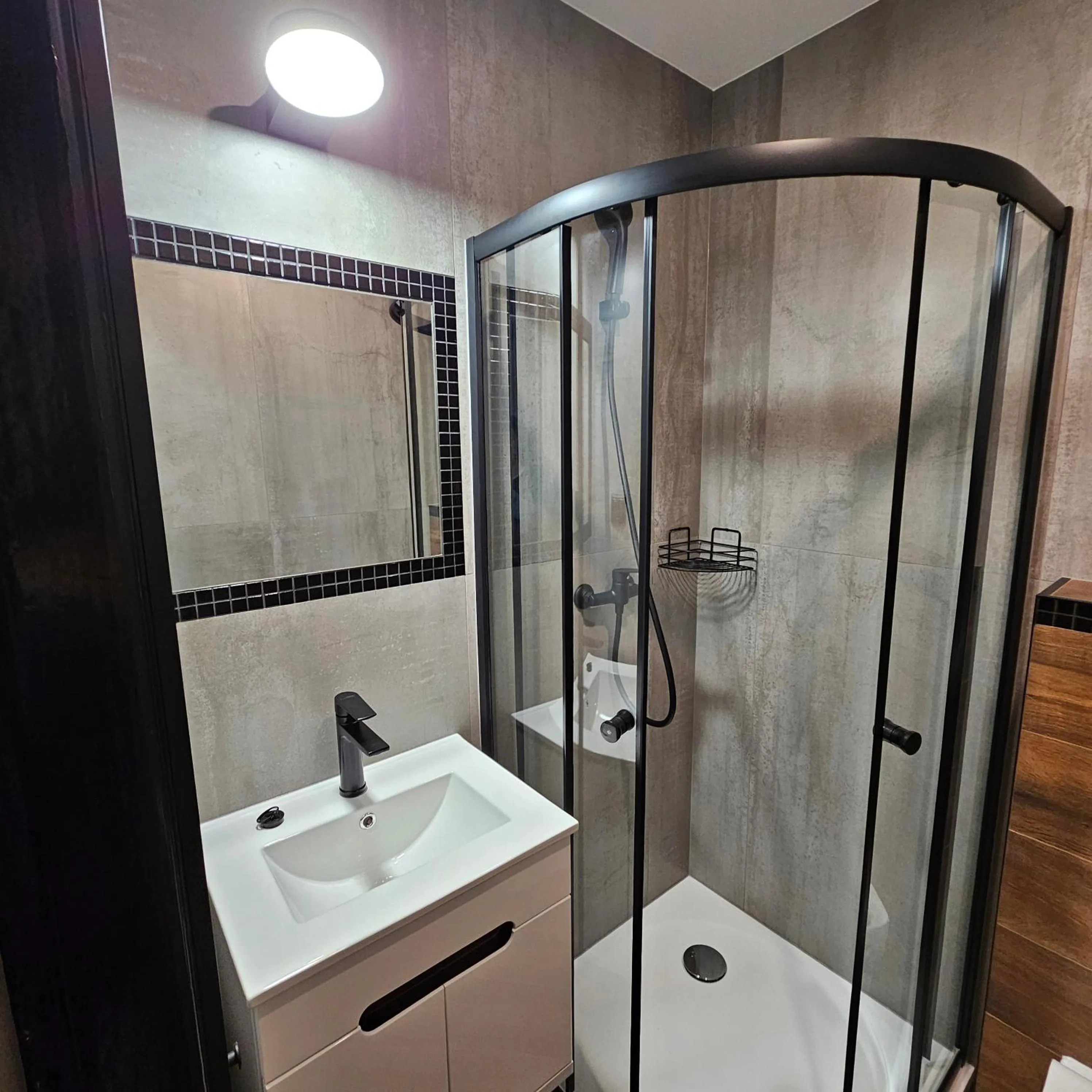 Shower in "Zacisze"