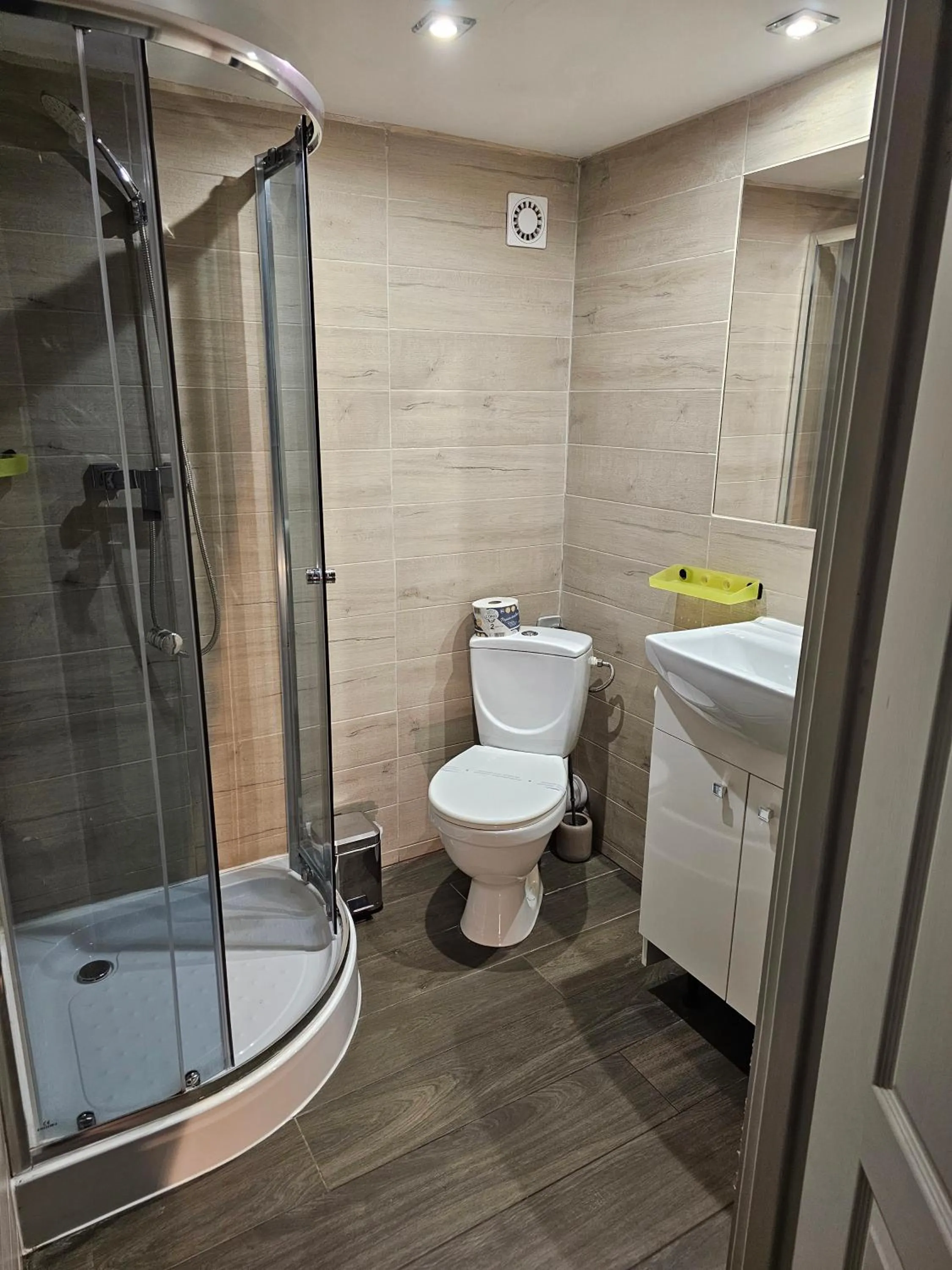 Shower in "Zacisze"