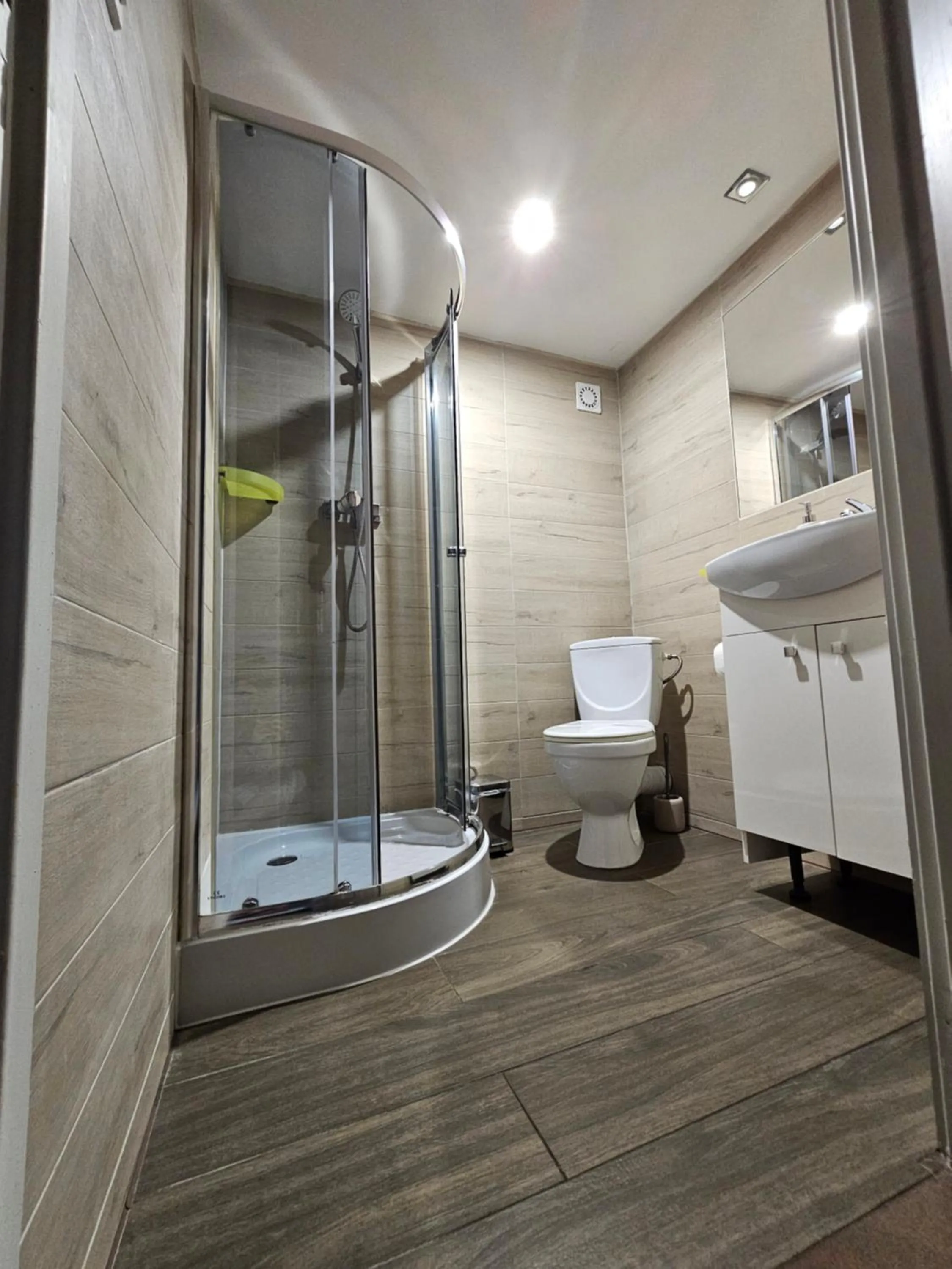 Shower in "Zacisze"