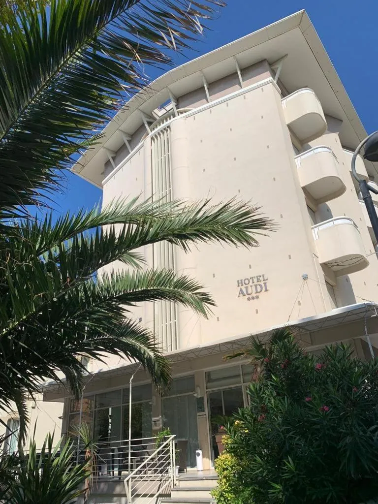 Property building in Hotel Audi Frontemare