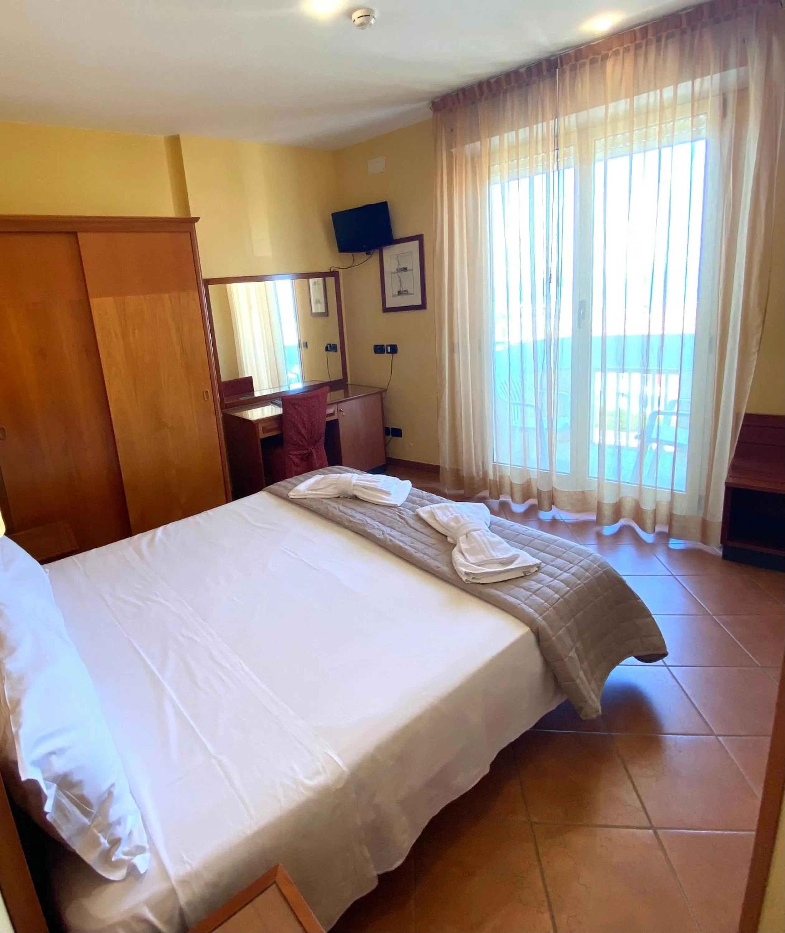 Sea view, Bed in Hotel Audi Frontemare