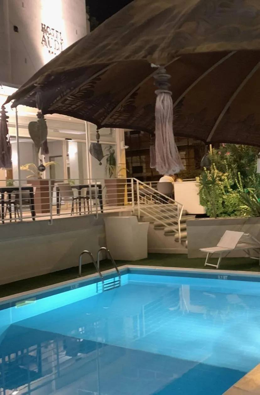 Swimming pool in Hotel Audi Frontemare