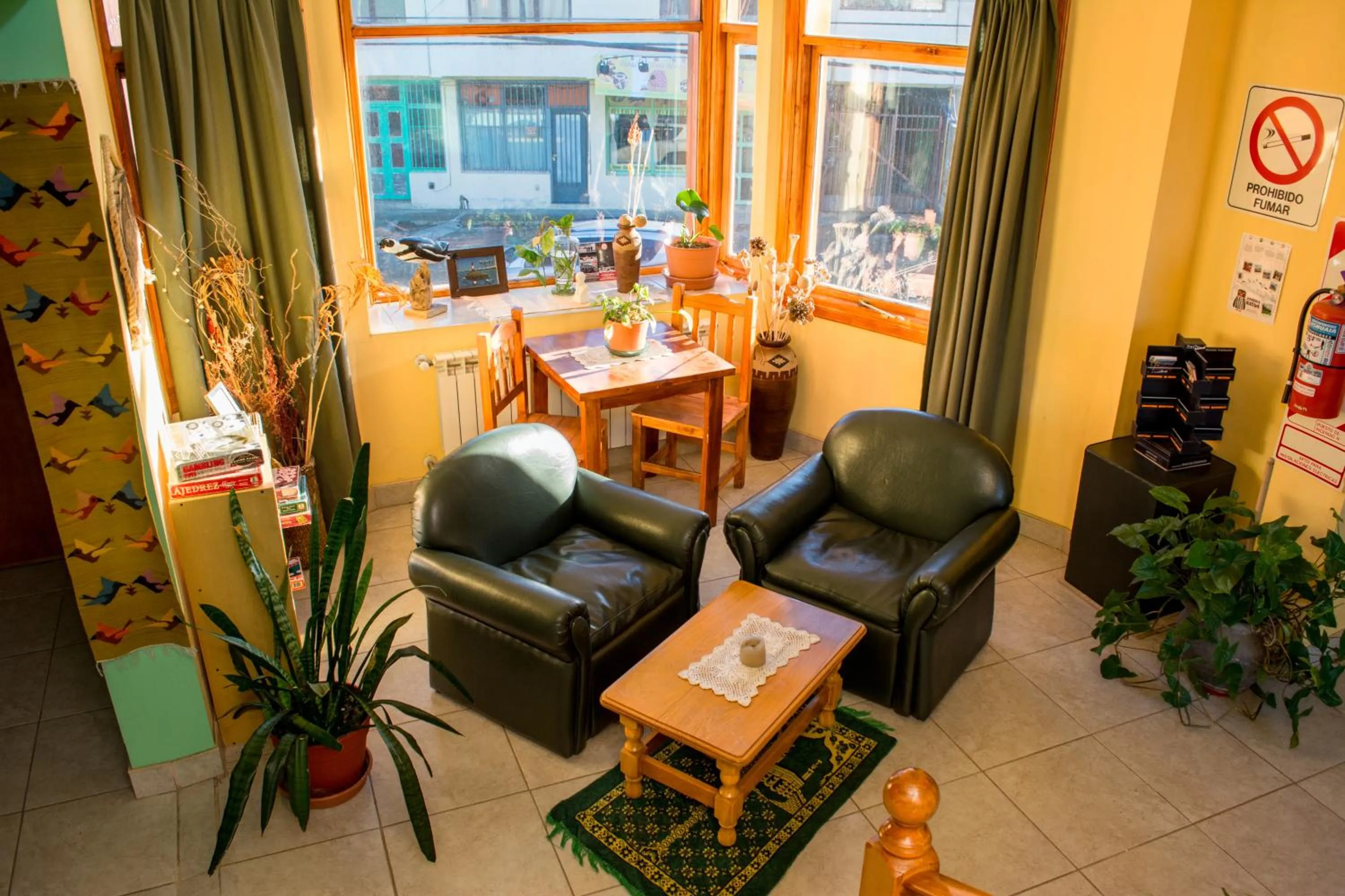 Communal lounge/ TV room in Hosteria Les Eclaireurs