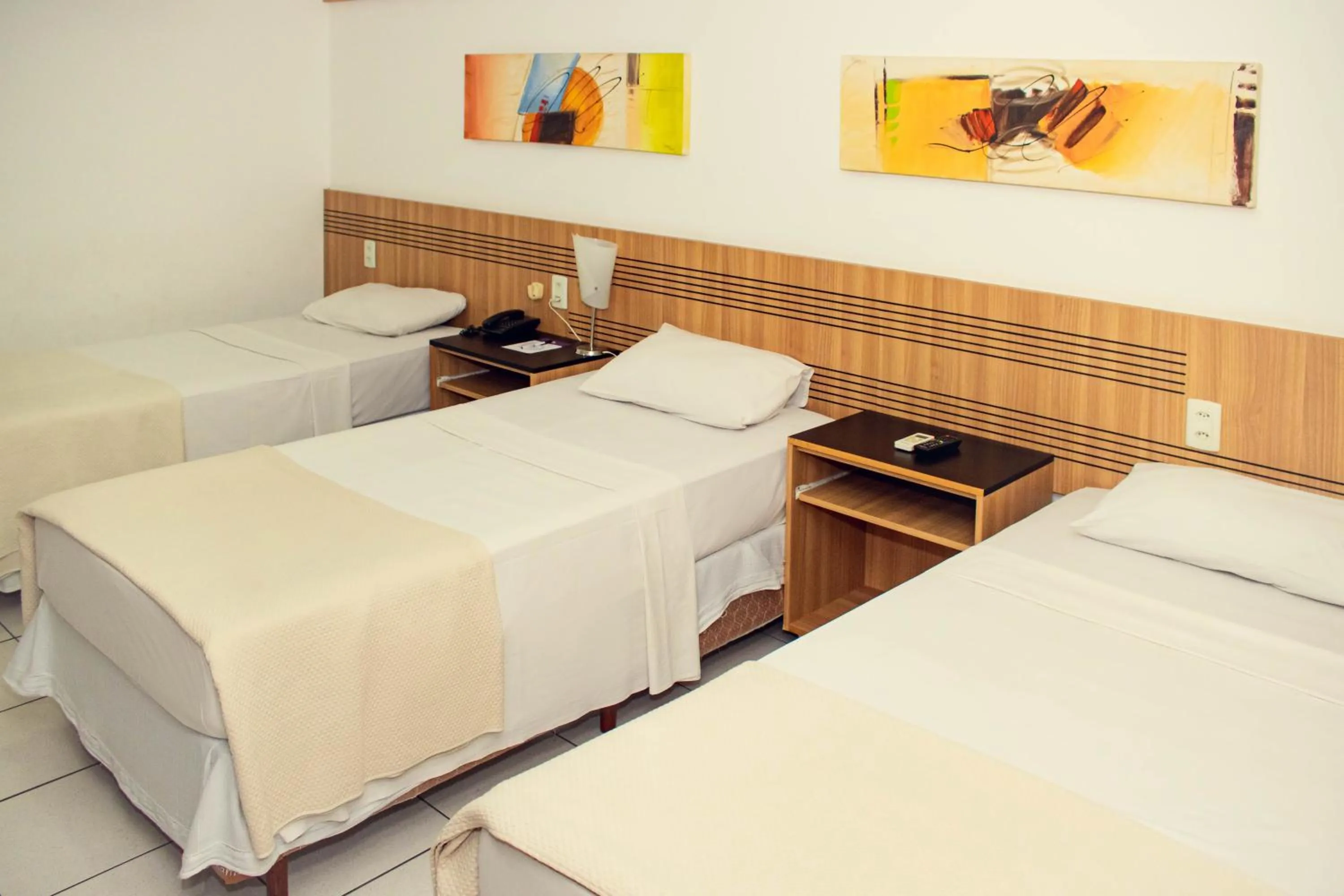 Bedroom, Bed in Delcas Hotel