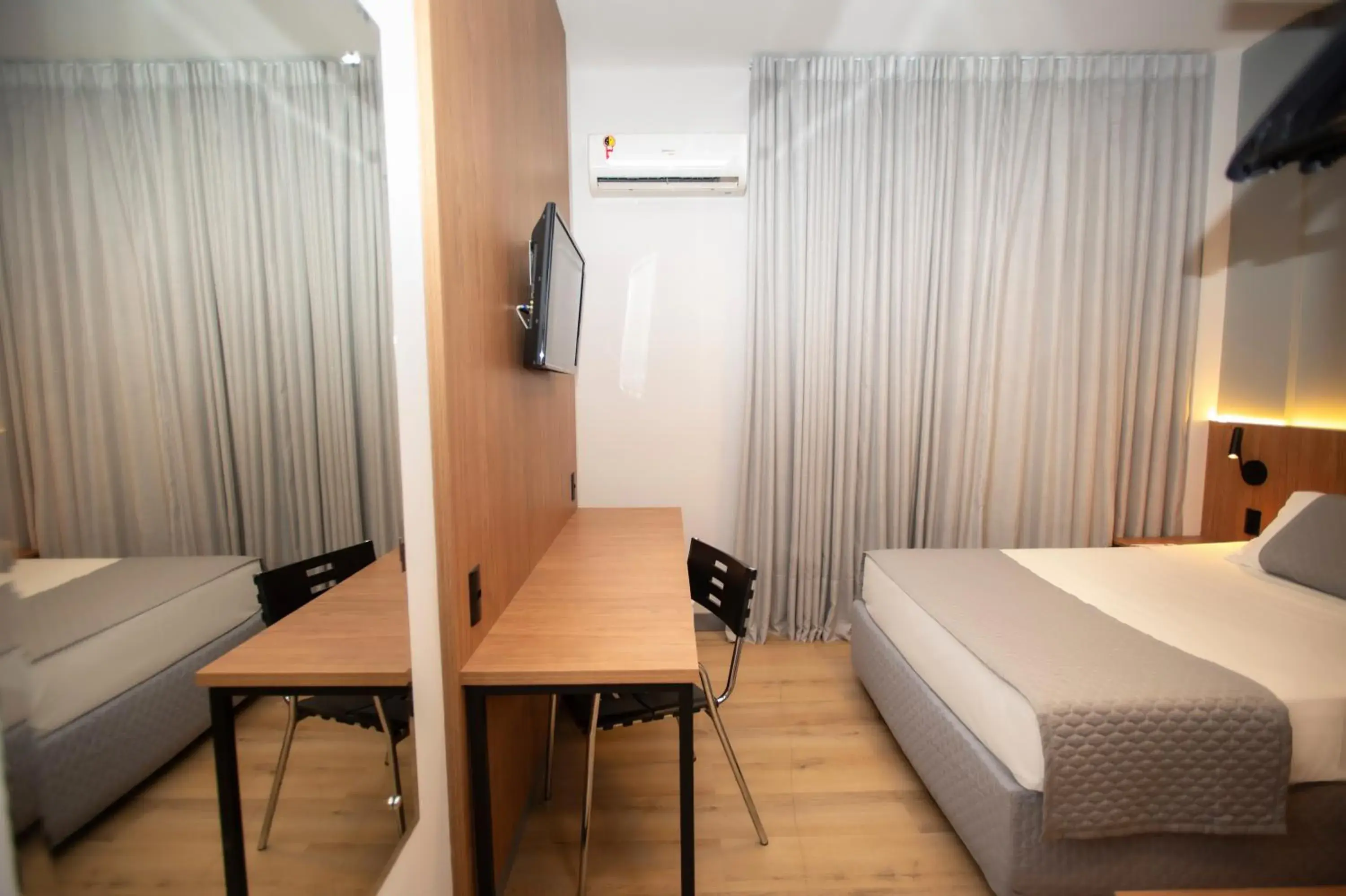 Deluxe Single Room - single occupancy in Delcas Hotel Deluxe Single Room - single occupancy in Delcas Hotel