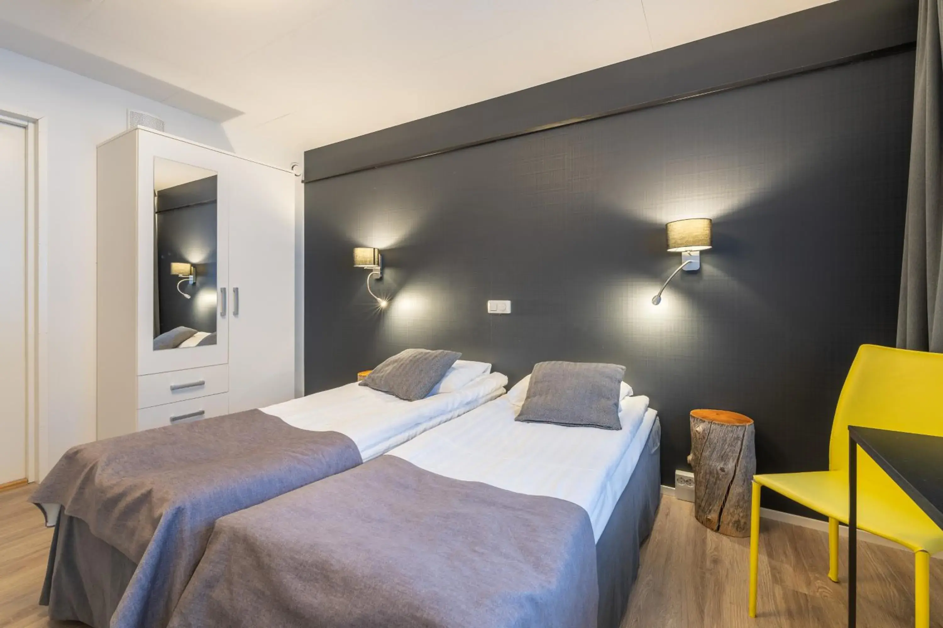 Standard Twin Room with Shared Bathroom in Kuukkeli Saariselkä Inn Standard Twin Room with Shared Bathroom in Kuukkeli Saariselkä Inn