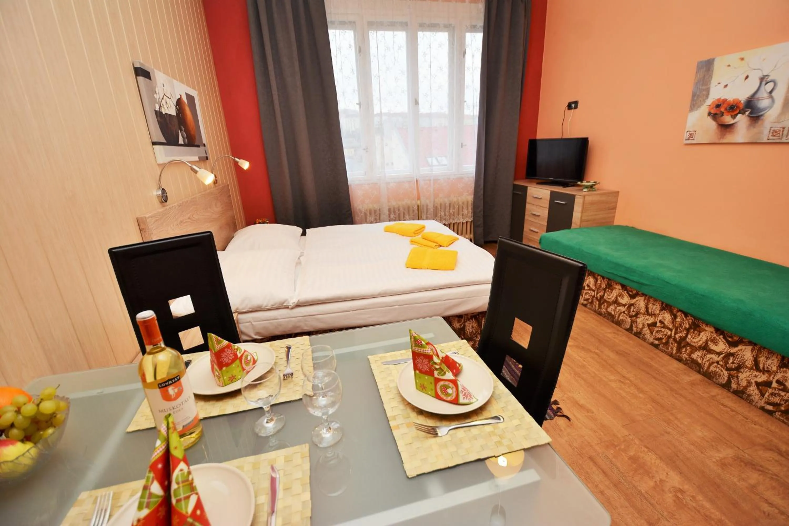 Kitchen or kitchenette, Bed in Rezidence Davids Apartments