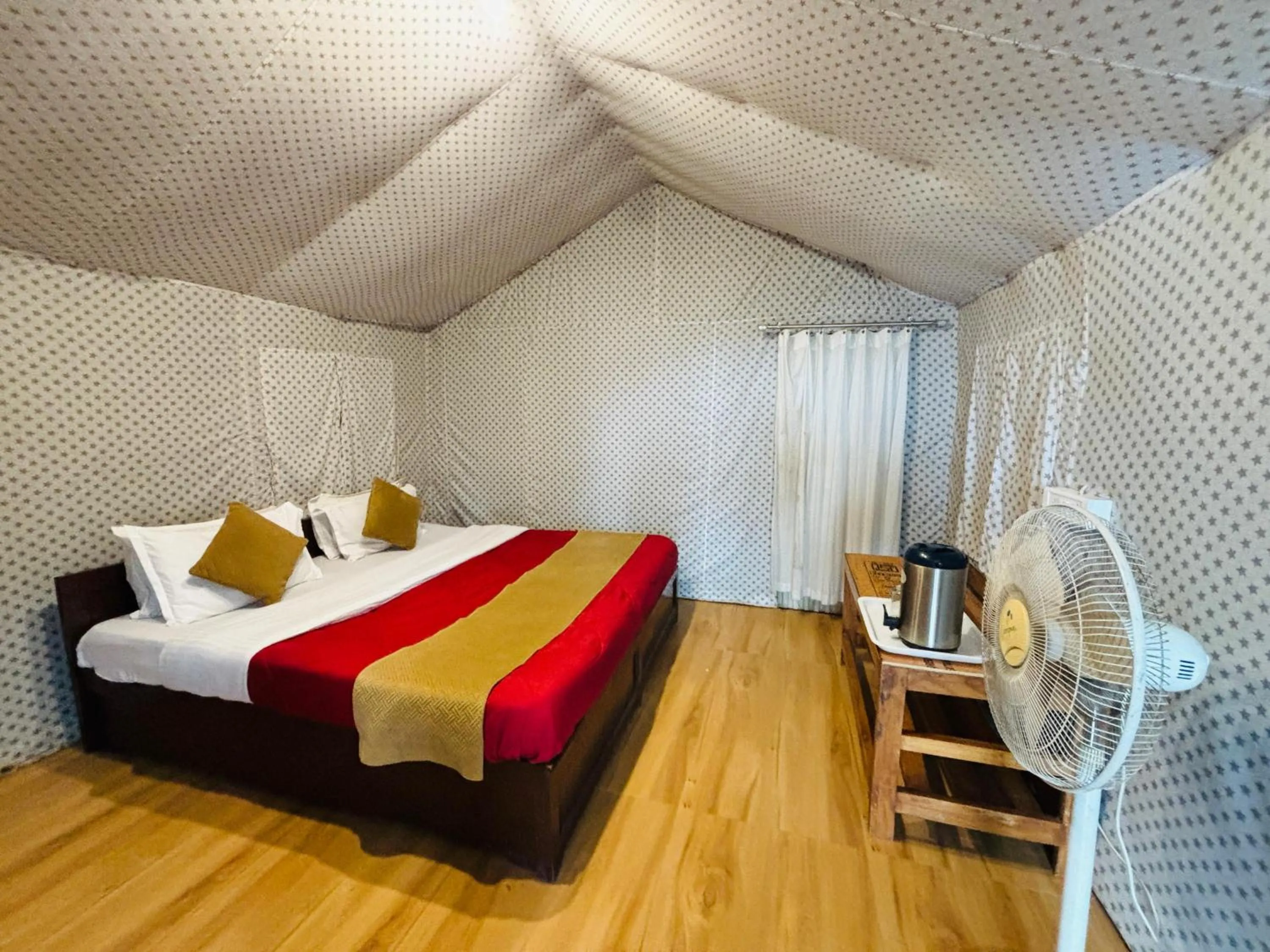 Bedroom, Bed in Room on the Roof, Viraatkhai-Chakrata, By Himalayan Eco Lodges