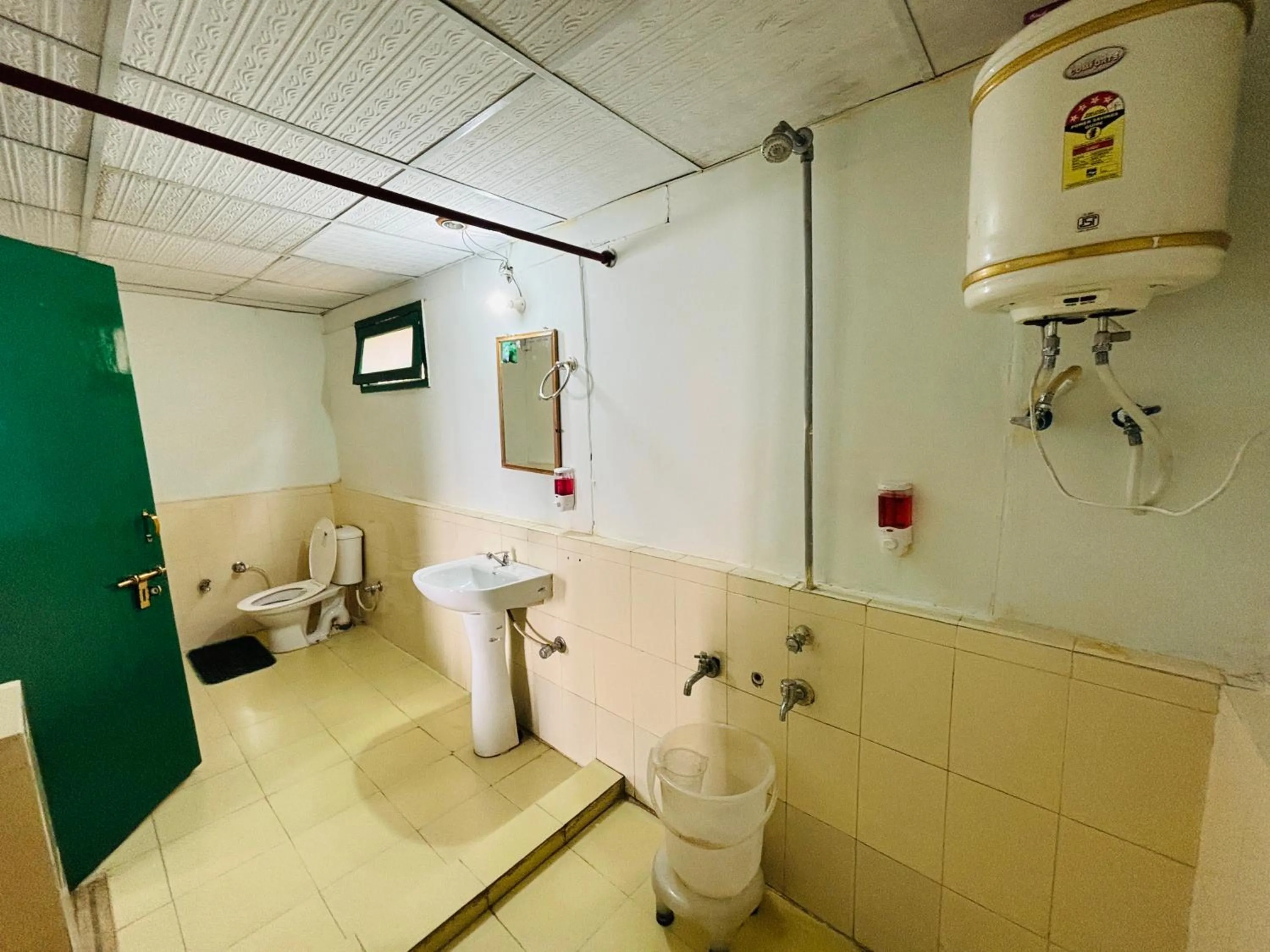 Toilet in Room on the Roof, Viraatkhai-Chakrata, By Himalayan Eco Lodges