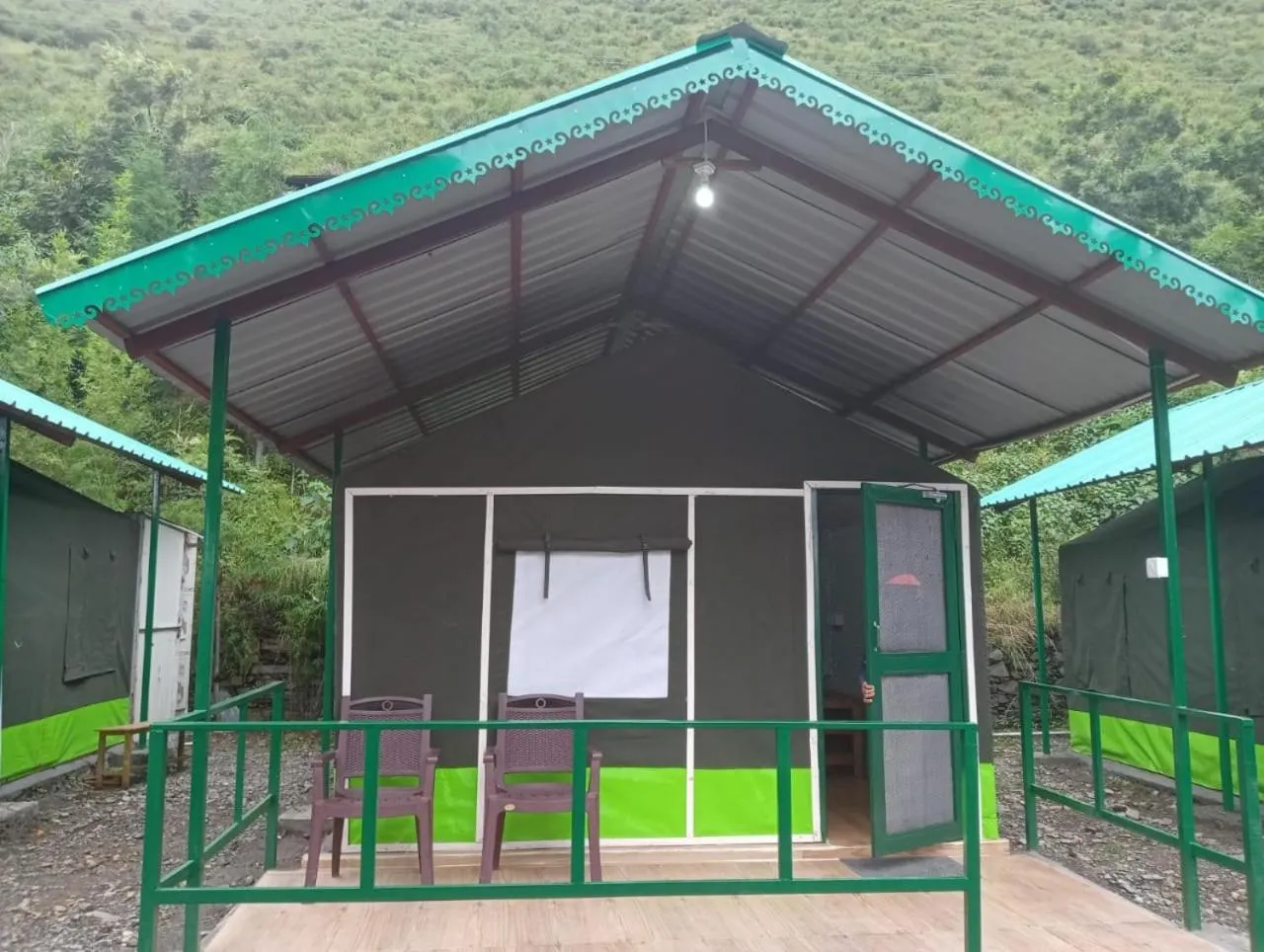 Facade/entrance in Room on the Roof, Viraatkhai-Chakrata, By Himalayan Eco Lodges