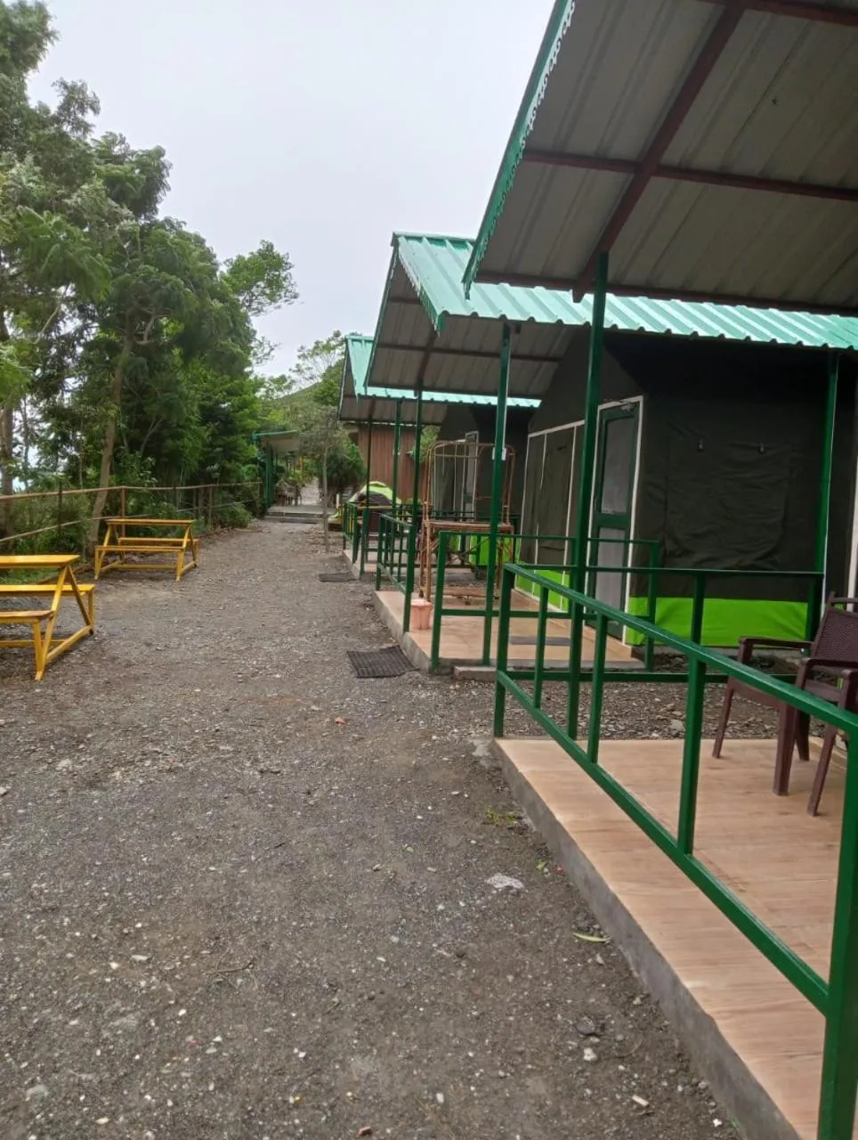 Facade/entrance in Room on the Roof, Viraatkhai-Chakrata, By Himalayan Eco Lodges