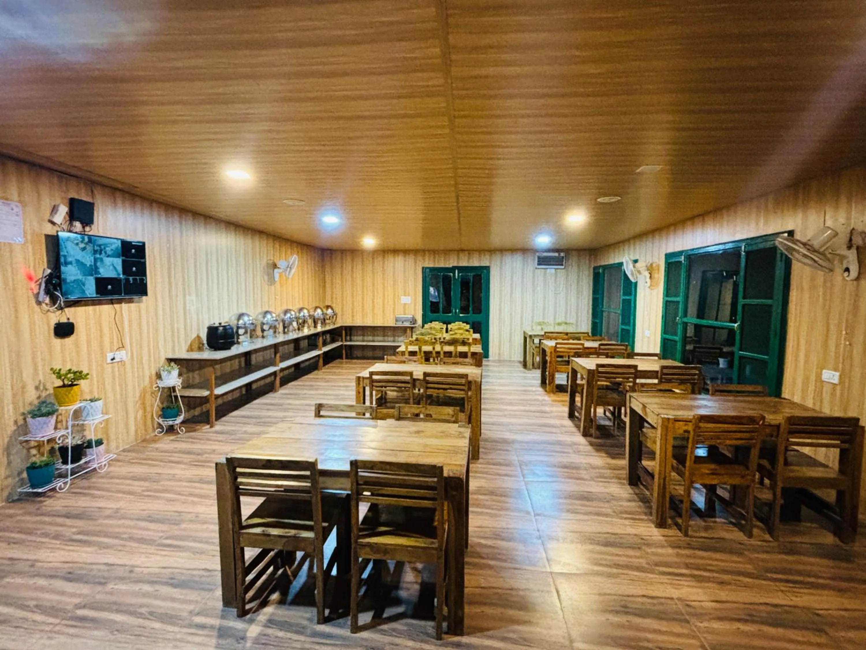 Restaurant/places to eat in Room on the Roof, Viraatkhai-Chakrata, By Himalayan Eco Lodges