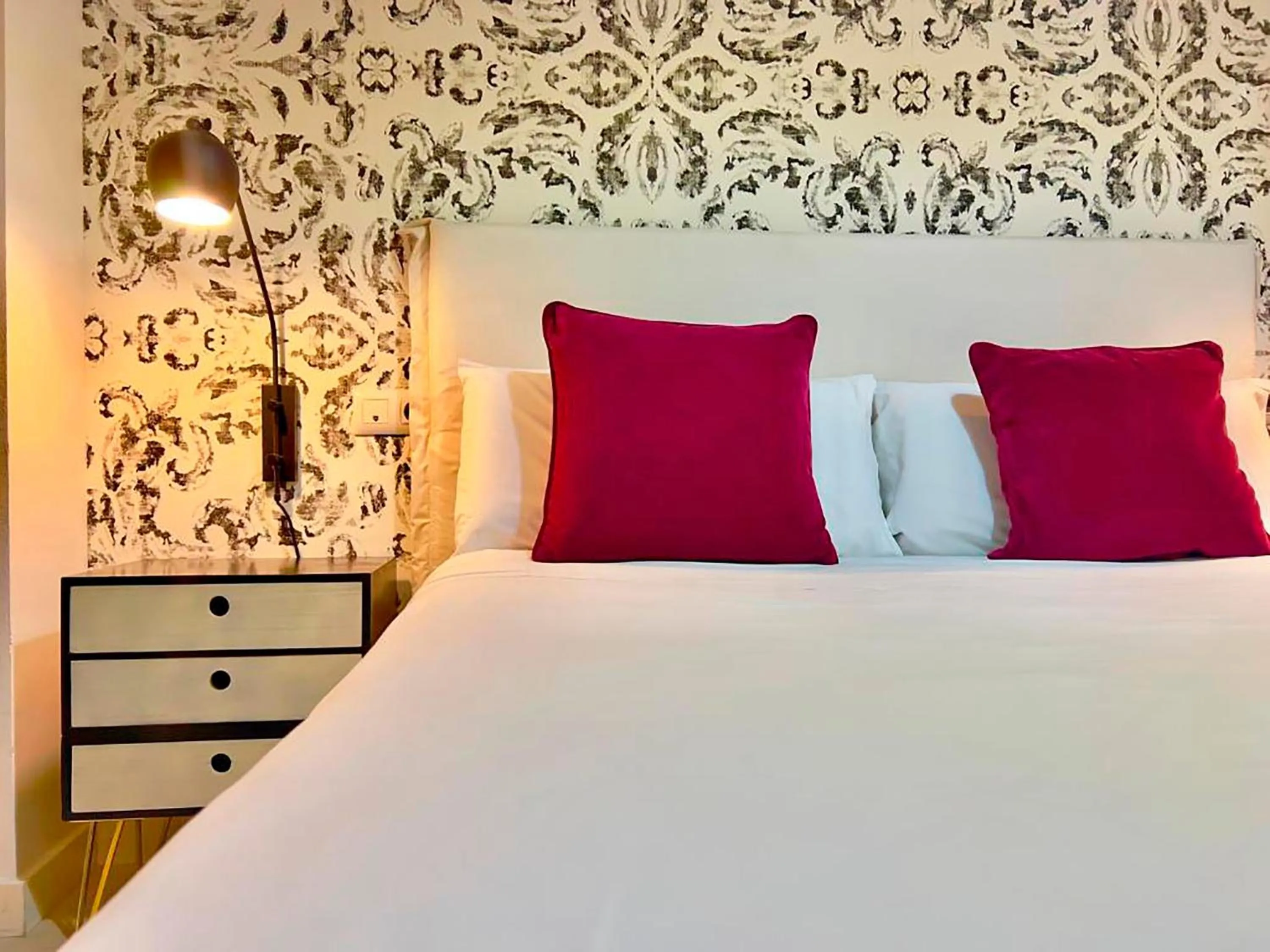 Bedroom, Bed in Apartamentos Real Suites Realejo 3000