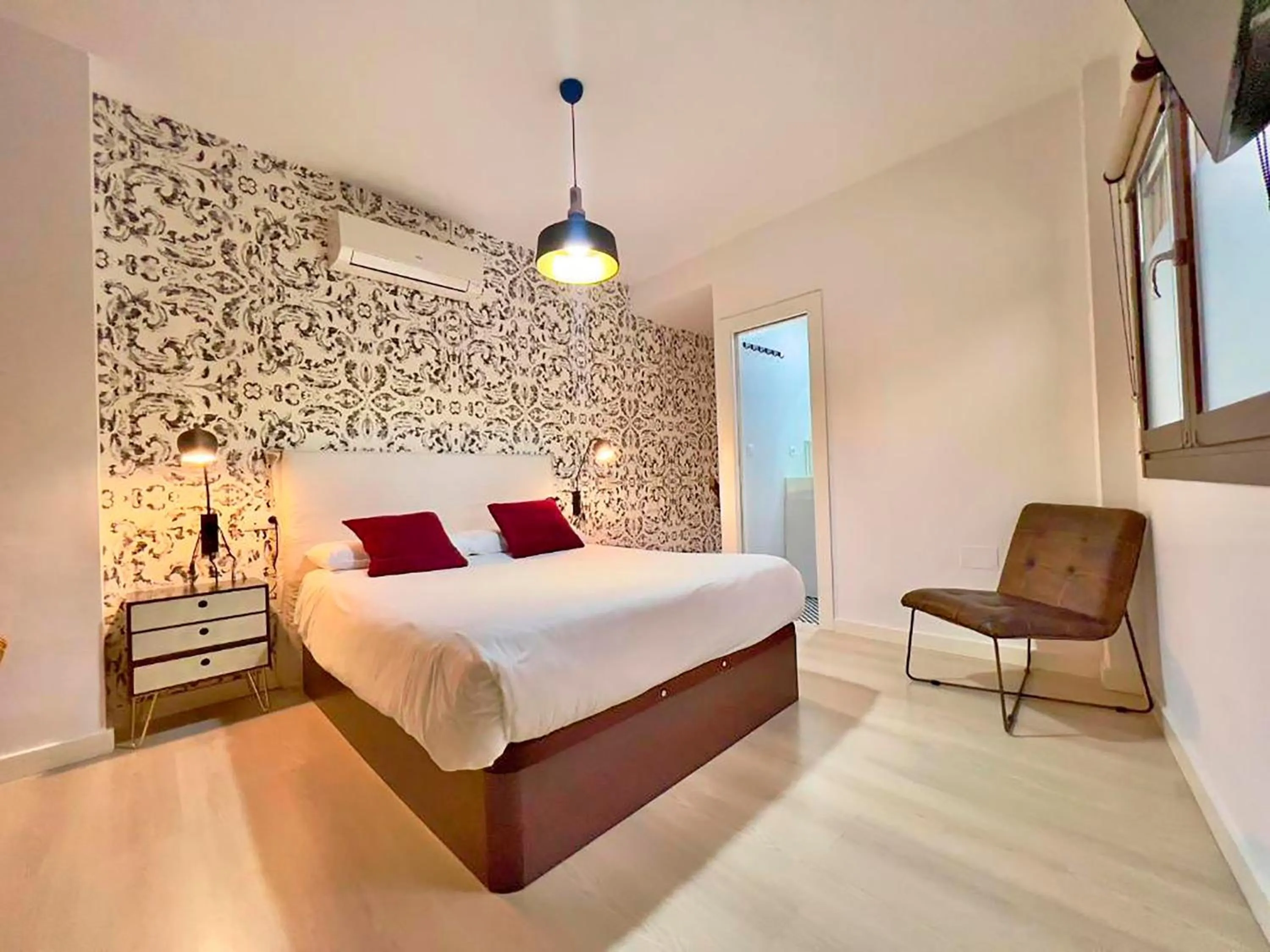 Bedroom, Bed in Apartamentos Real Suites Realejo 3000
