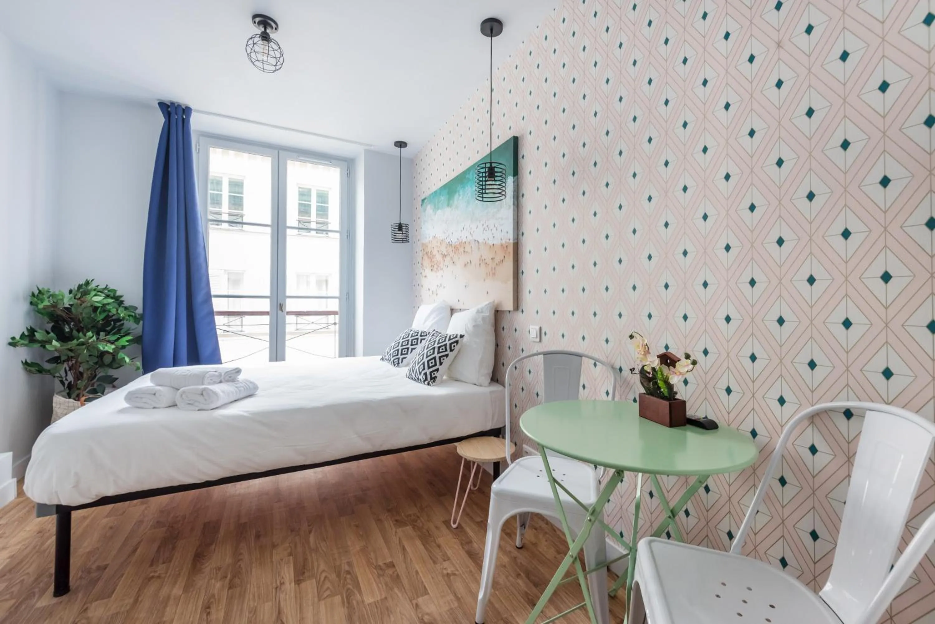 Kitchen or kitchenette, Bed in WS Opéra - Galeries Lafayette