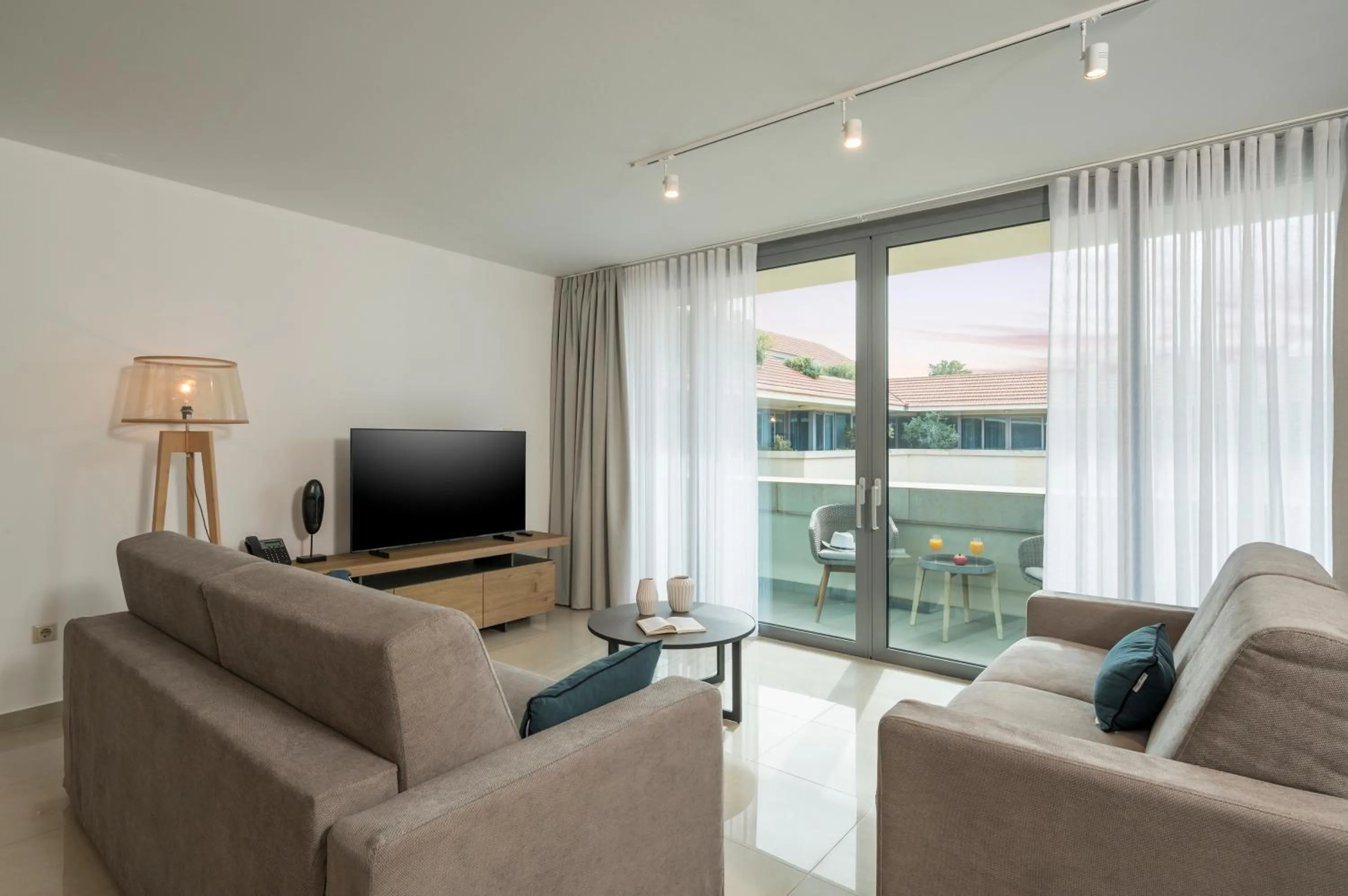 TV and multimedia in Trianon Luxury Apartments & Suites