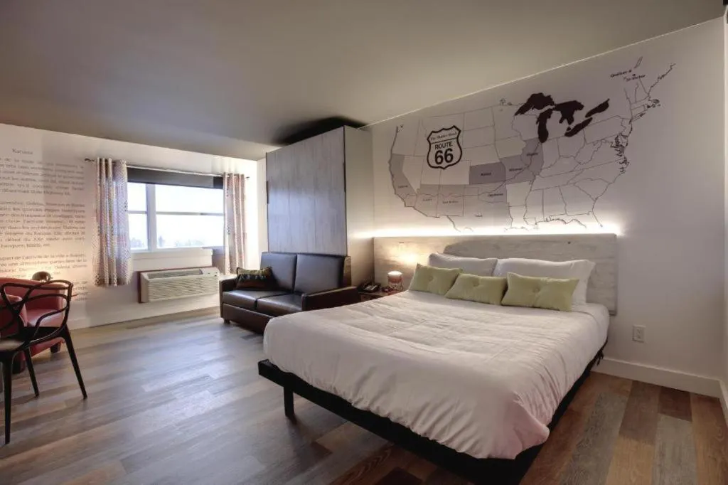 Bed in Hotel Historique et Manoir Route 66