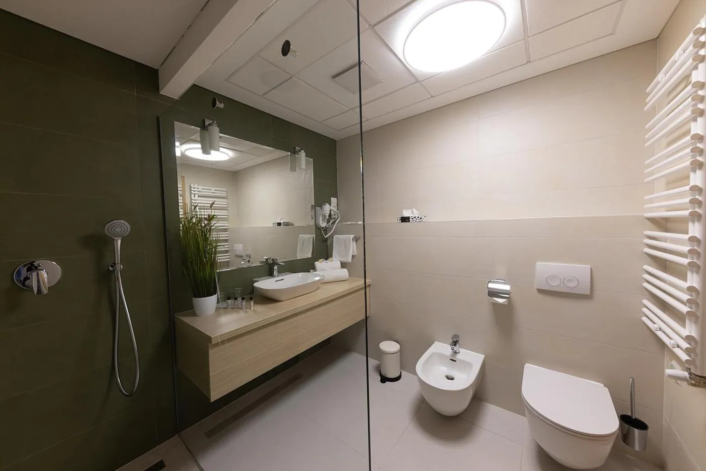 Shower in Nádas Tó Park Hotel